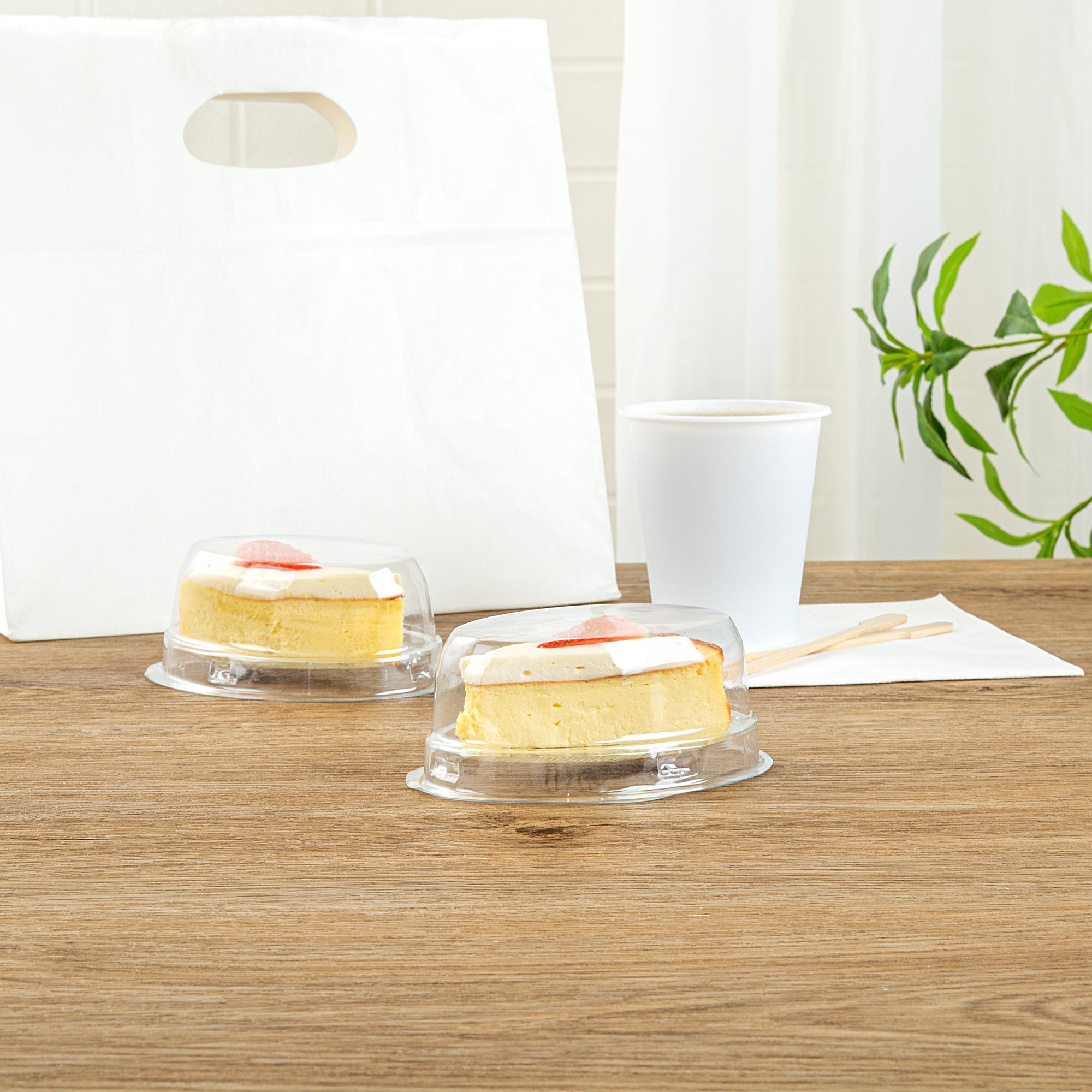 Thermo Tek 9 oz Oval Clear Plastic Cake Box - with Lid - 5 1/4" x 4 1/4" x 2" - 100 count box