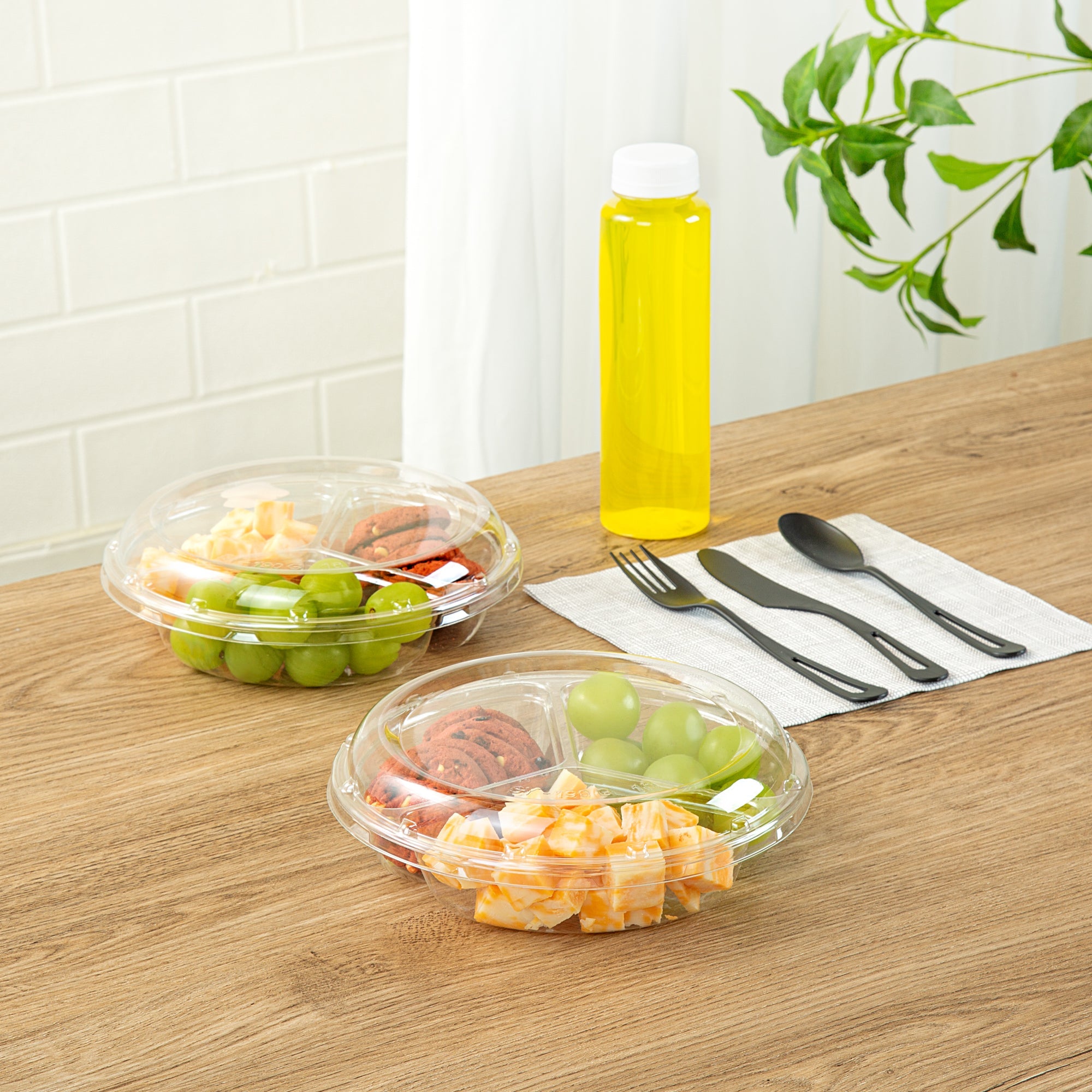 Thermo Tek Round Clear Plastic Serving Platter - with Lid, 3 Compartments - 7 1/2" x 7 1/2" x 2 1/2" - 100 count box