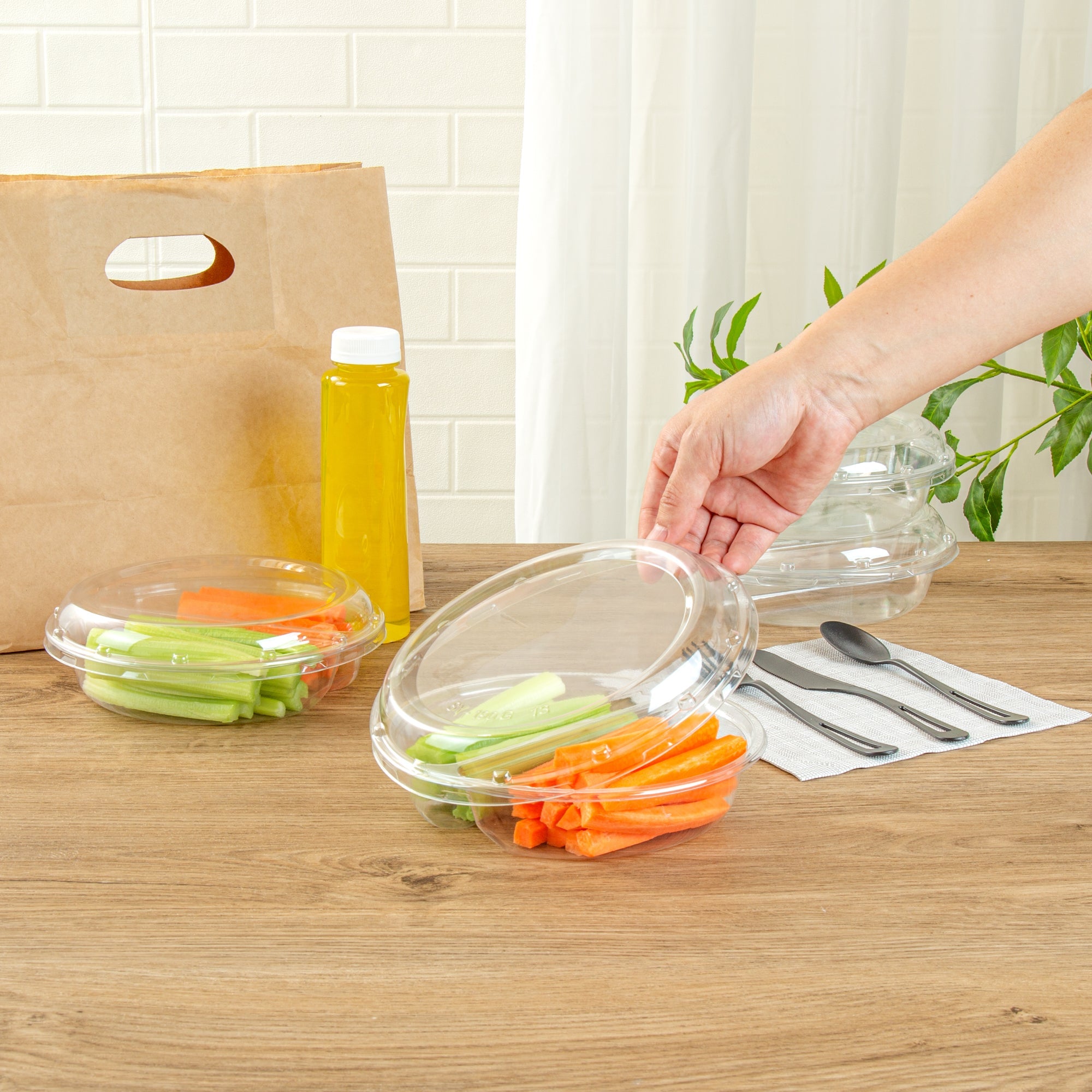 Thermo Tek Round Clear Plastic Serving Platter - with Lid, 2 Compartments - 7 1/2" x 7 1/2" x 2 1/2" - 100 count box