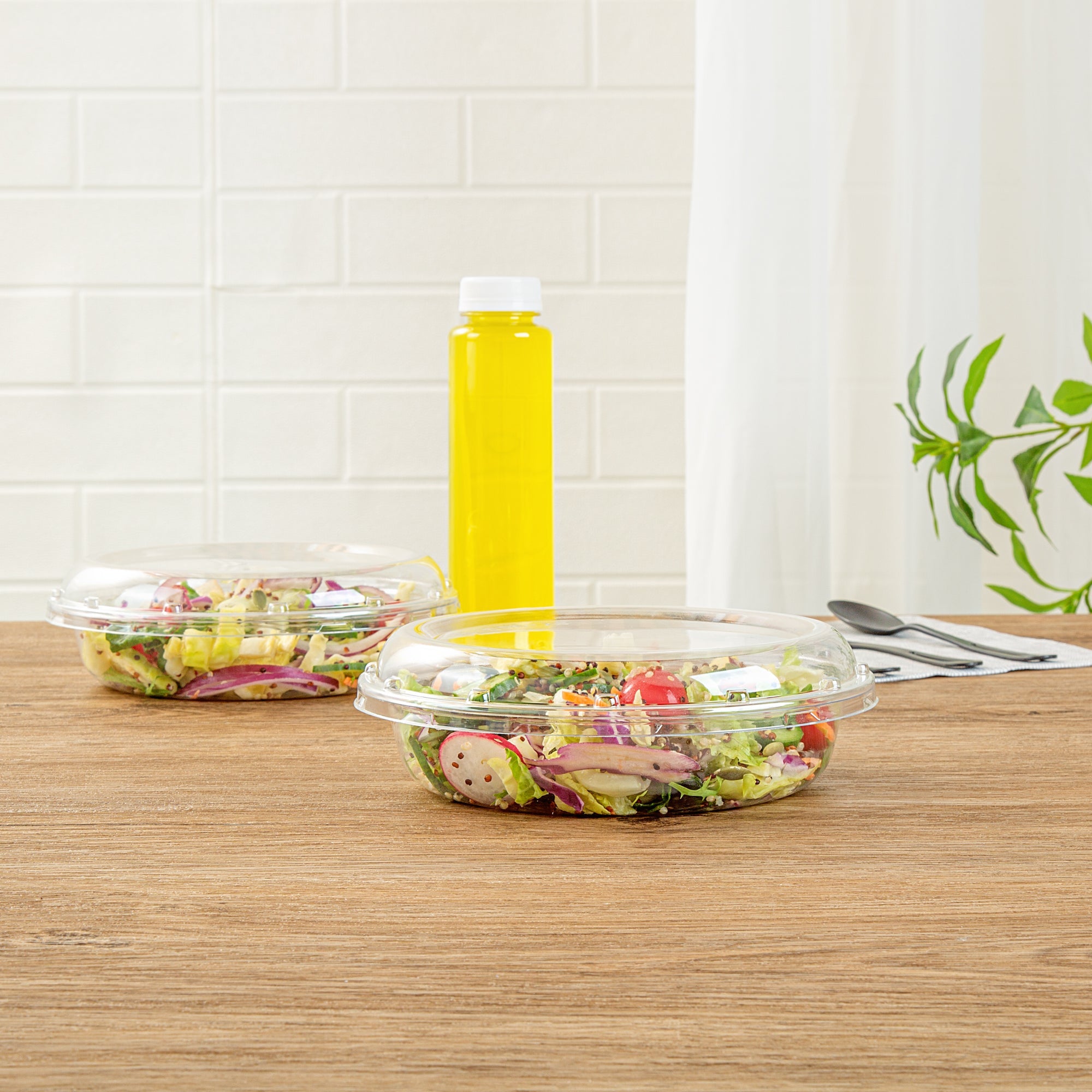 Thermo Tek Round Clear Plastic Serving Platter - with Lid - 7 1/2" x 7 1/2" x 2 1/2" - 100 count box