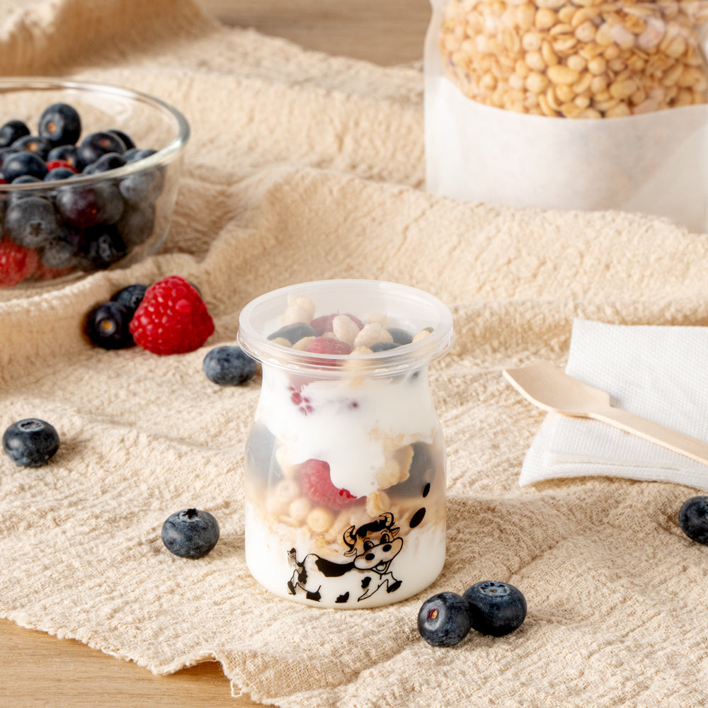 Mini Serve 4 oz Clear Plastic Happy Cow Yogurt Cup - with Lid - 2 1/4" x 2 1/4" x 2 3/4" - 100 count box