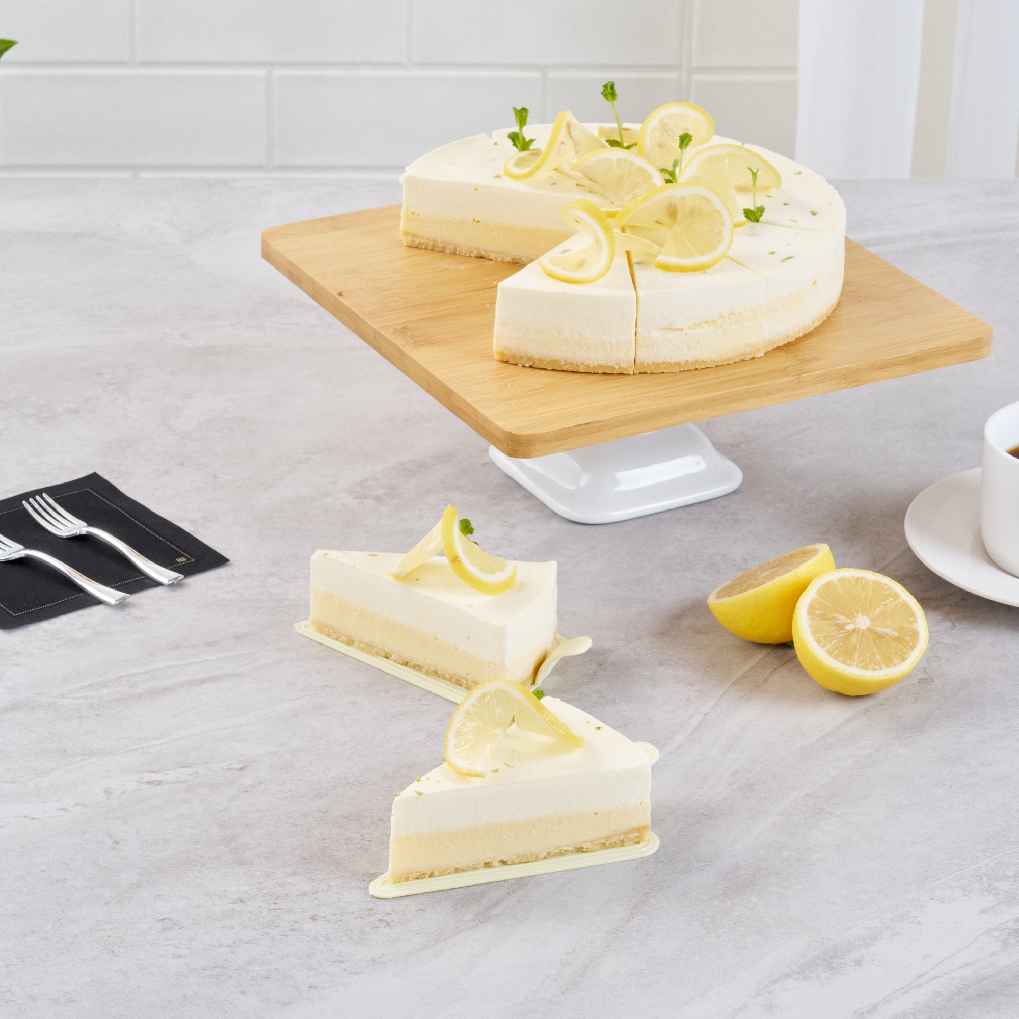 Pastry Tek Triangle Lemon Chiffon Plastic Cake Server - 4 1/2" x 3" - 100 count box