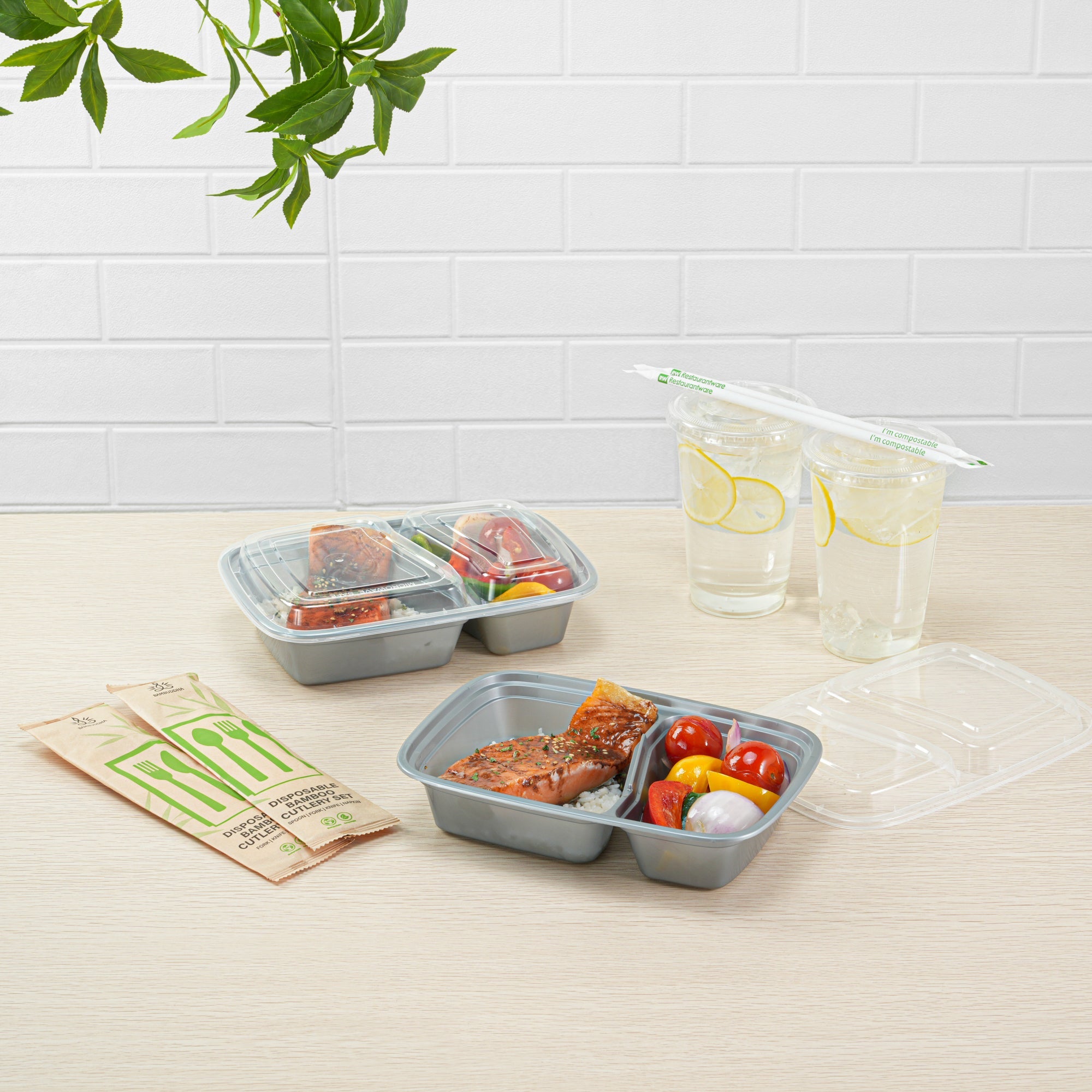 Asporto 32 oz Silver Plastic 2 Compartment Food Container - with Clear Lid, Microwavable - 8 3/4" x 6" x 2" - 100 count box