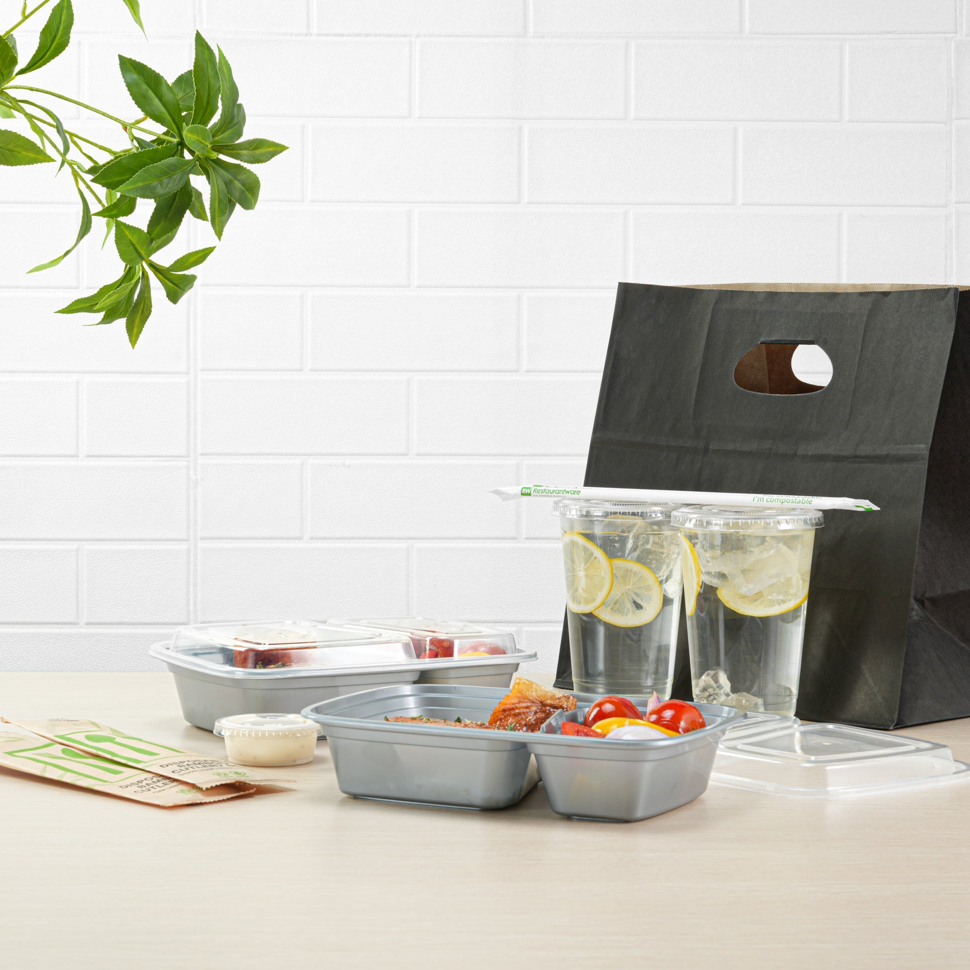 Asporto 32 oz Silver Plastic 2 Compartment Food Container - with Clear Lid, Microwavable - 8 3/4" x 6" x 2" - 100 count box