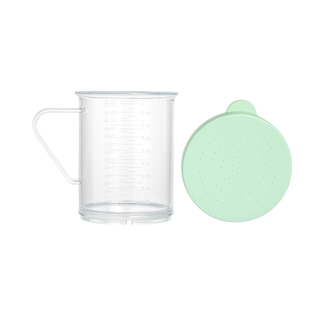 Chef 101 10 oz Clear Polycarbonate Dredge Spice Shaker - with Green Extra Fine Lid - 4 3/4" x 3 1/4" x 4" - 1 count box