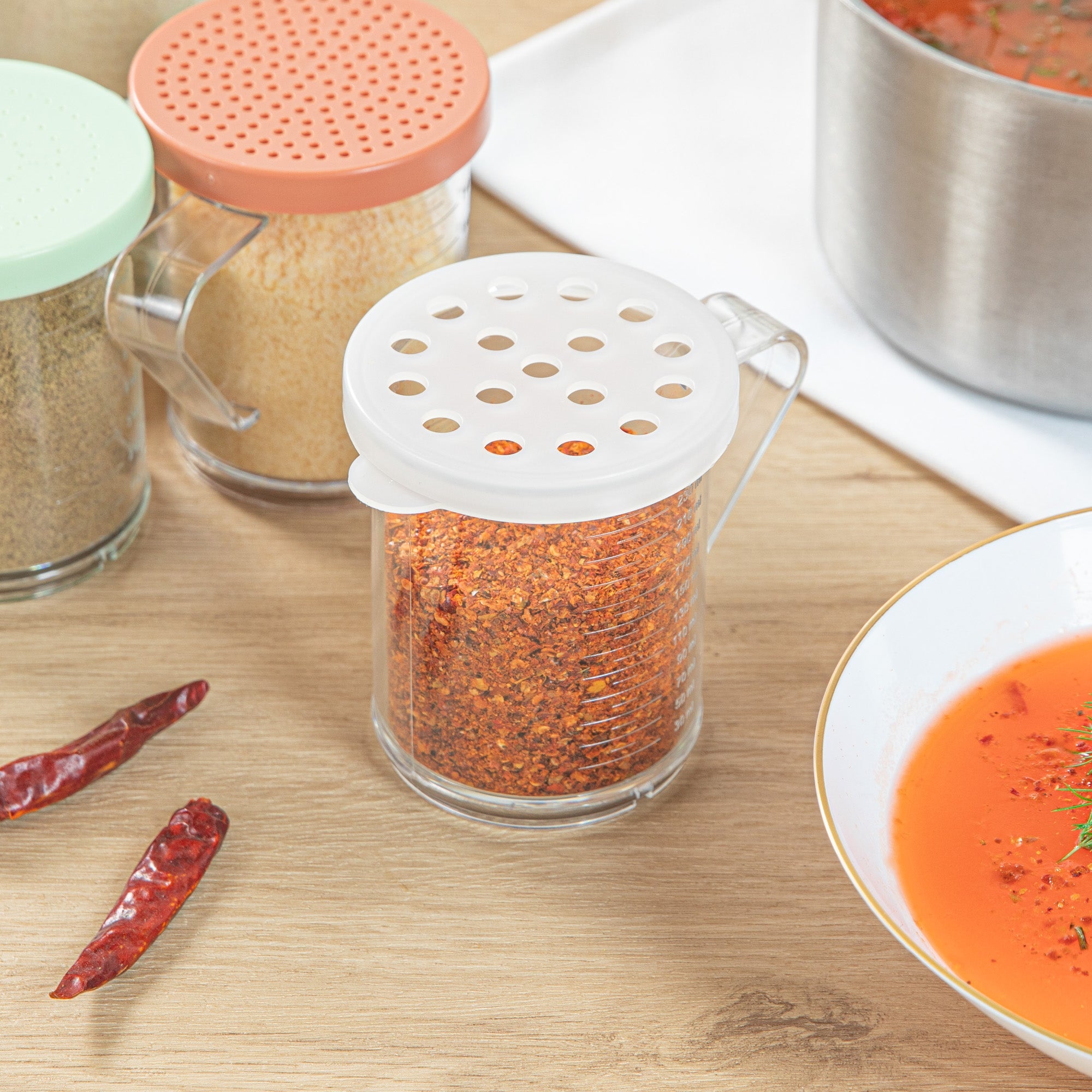 Chef 101 10 oz Clear Polycarbonate Dredge Spice Shaker - with White Extra Coarse Lid - 4 3/4" x 3 1/4" x 4" - 1 count box