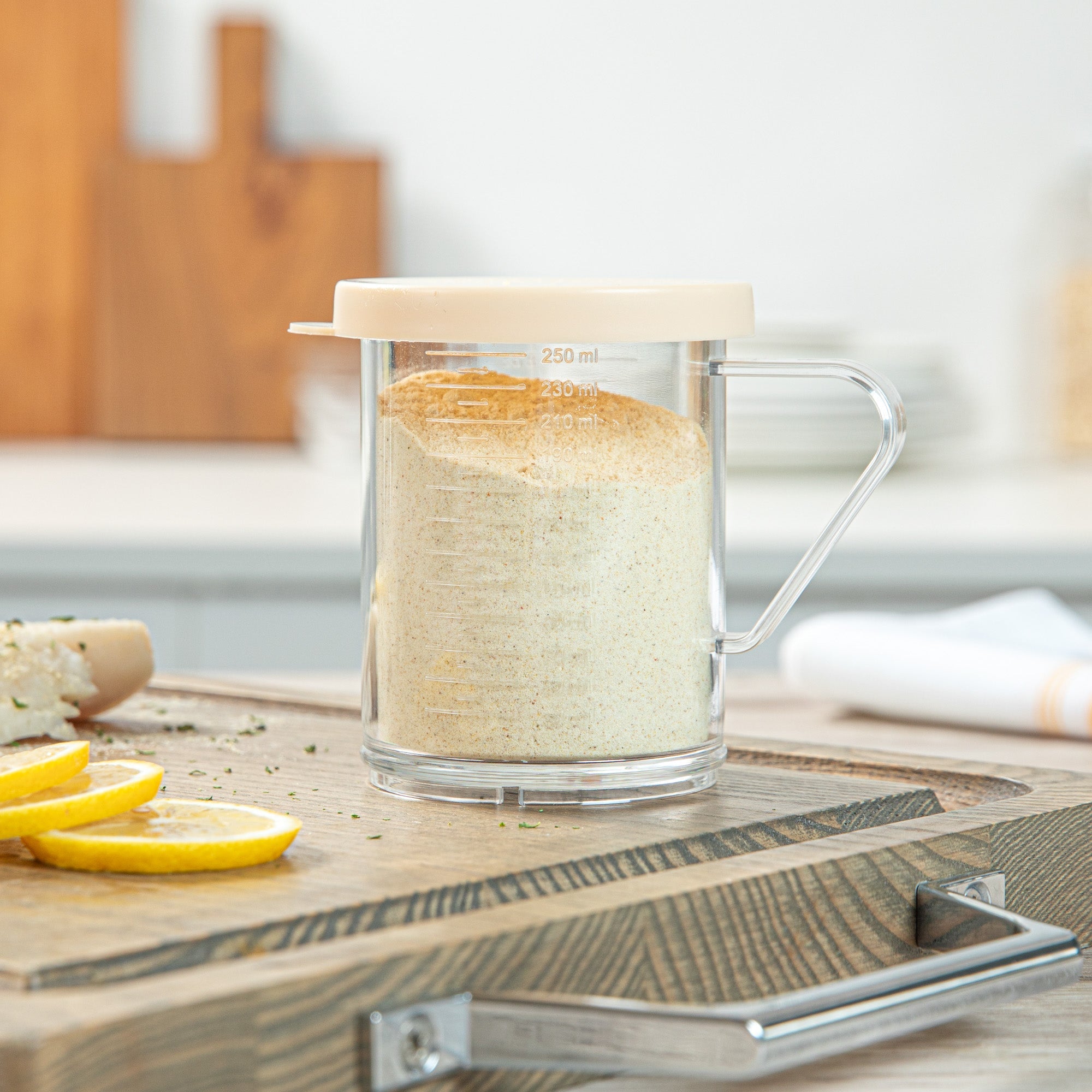 Chef 101 10 oz Clear Polycarbonate Dredge Spice Shaker - with Beige Fine Lid - 4 3/4" x 3 1/4" x 4" - 1 count box