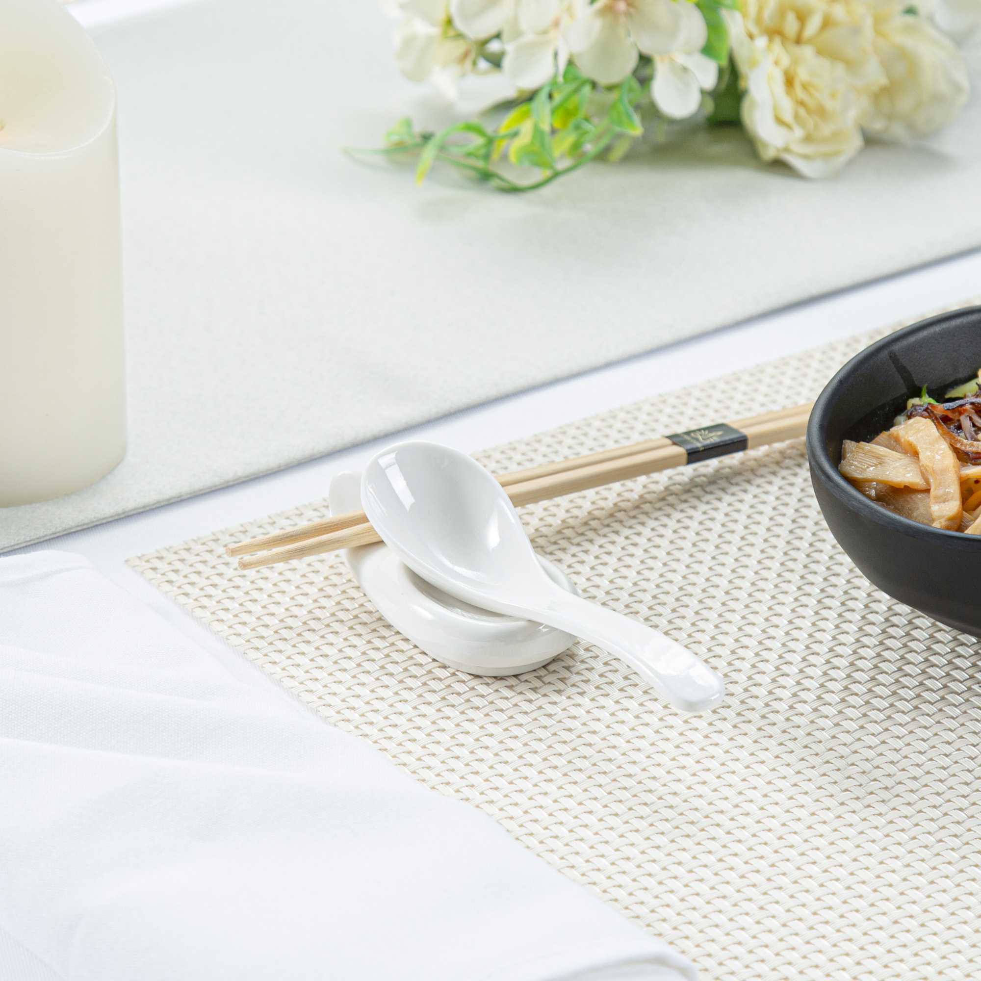 Voga 1 oz White Melamine Chinese Soup Spoon - Classic - 5" x 1 1/2" x 1" - 10 count box