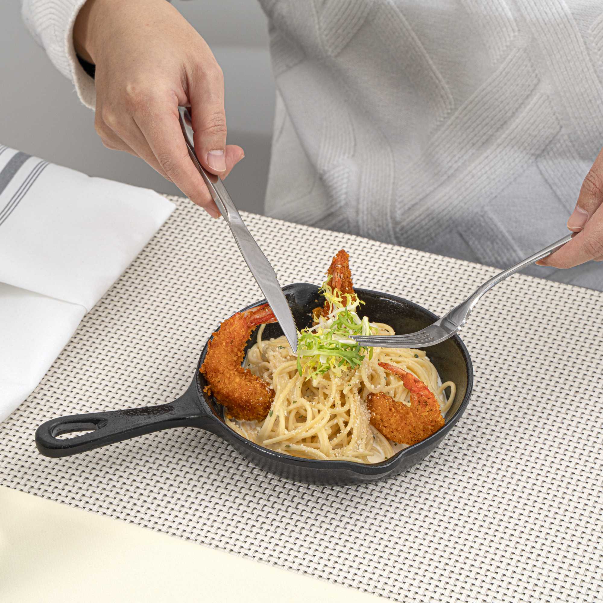Voga 12 oz Black Melamine Serving Dish with Handle - Faux Cast Iron - 10" x 6 3/4" x 1 1/4" - 6 count box