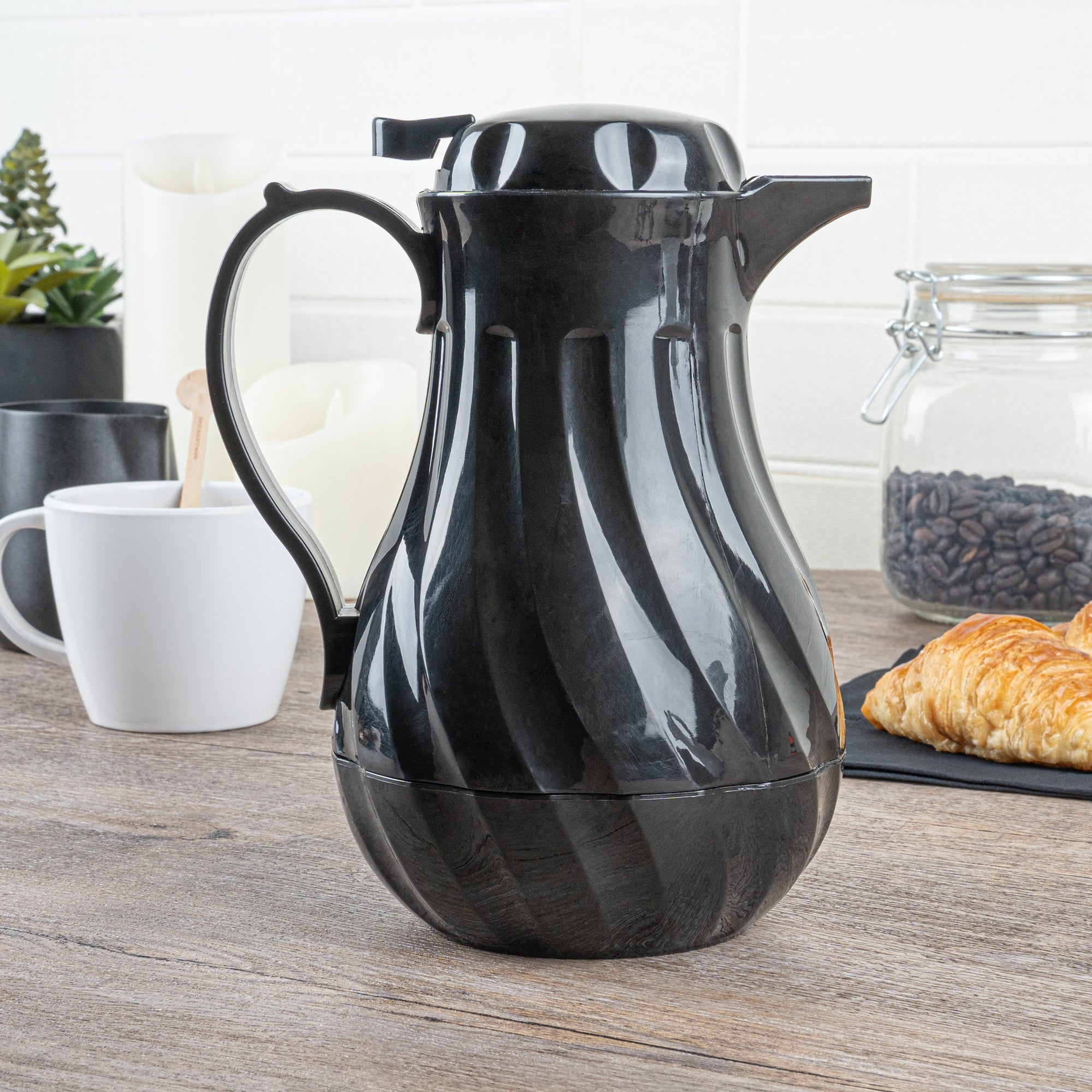 Restpresso 20 oz Black Thermal Coffee Carafe / Server - 6 1/2" x 5" x 8" - 1 count box