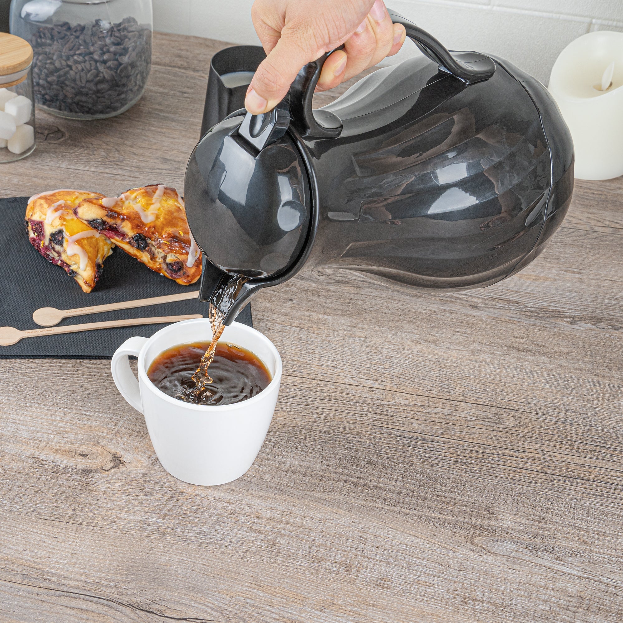 Restpresso 42 oz Black Thermal Coffee Carafe / Server - 8" x 6" x 10" - 1 count box