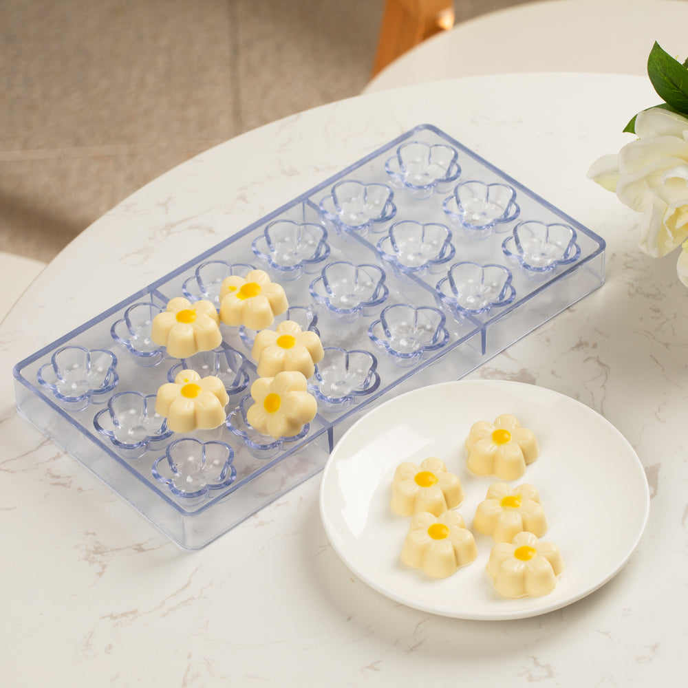 Pastry Tek Polycarbonate Flower Candy / Chocolate Mold - 18-Compartment - 1 count box