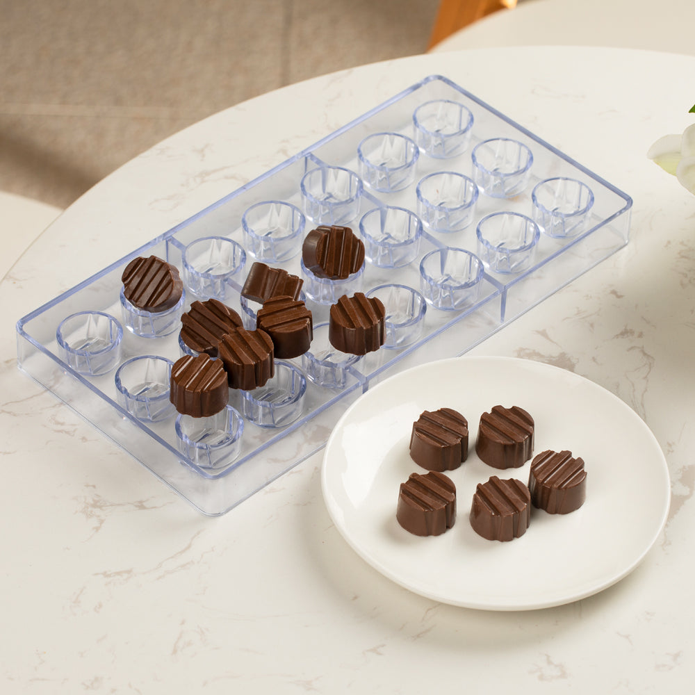 Pastry Tek Polycarbonate Geo Sphere Candy / Chocolate Mold - 21-Compartment - 10 count box