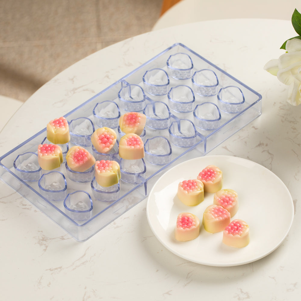 Pastry Tek Polycarbonate Berry Candy / Chocolate Mold - 21-Compartment - 1 count box
