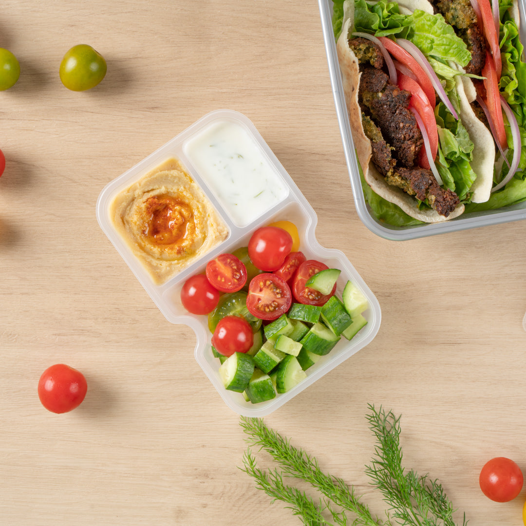 Futura 10 oz White Plastic 3-Compartment Insert Tray - Fits 32 and 37 oz Containers, Microwavable - 100 count box