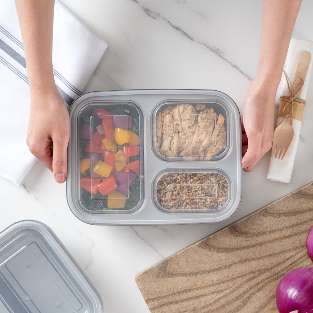 Futura 30 oz Silver Plastic Tamper-Evident 3-Compartment Container - with Clear Lid, Microwavable - 9 1/2" x 7 1/4" x 2" - 100 count box