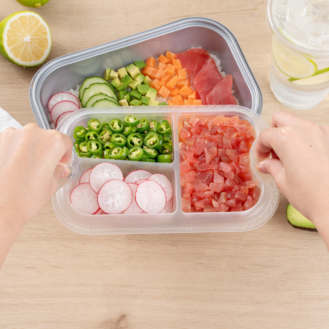 Futura 17 oz Clear Plastic 3-Compartment Insert Tray - Fits 46 oz Container, Microwavable - 100 count box