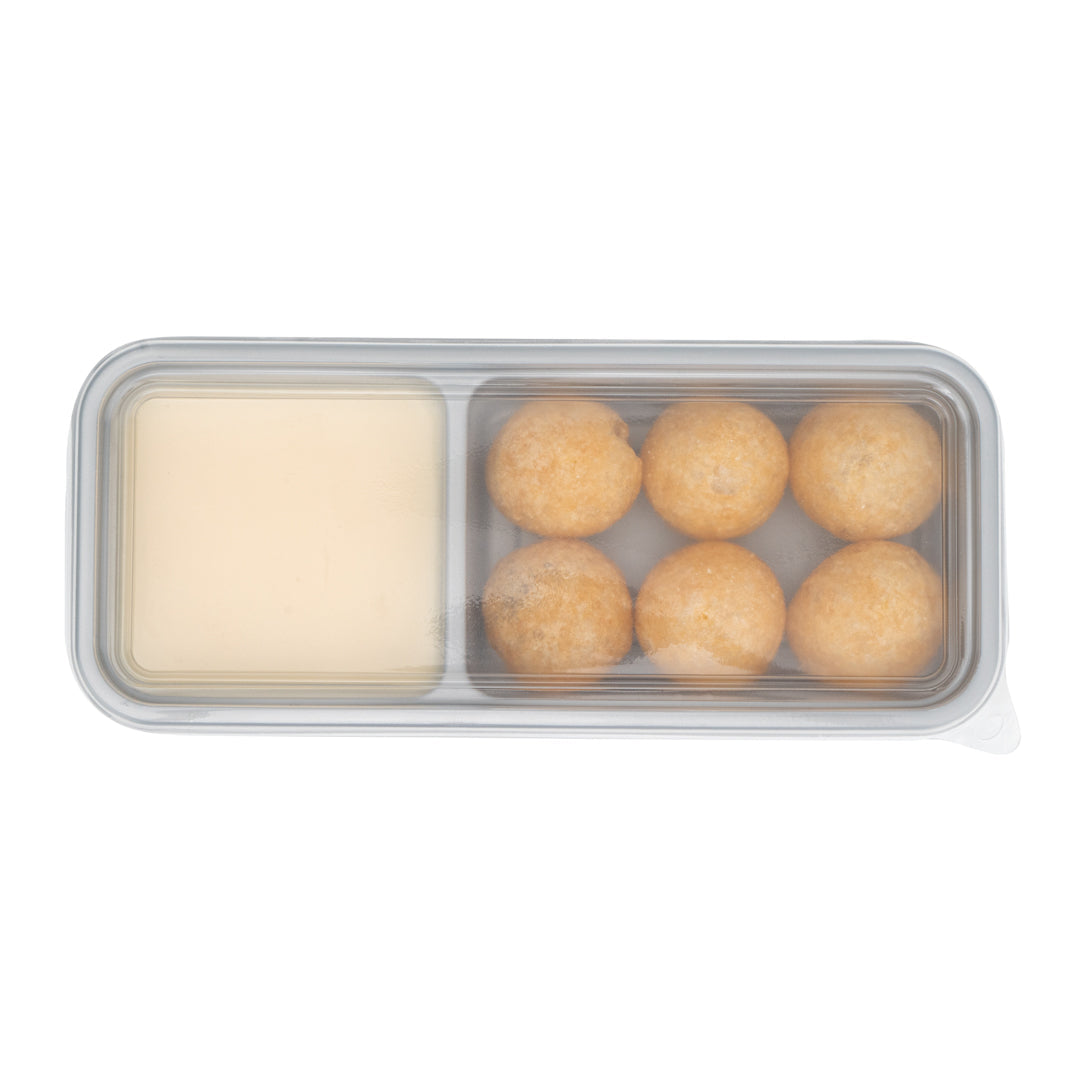 Futura 20 oz Silver Plastic Wide 2-Compartment Catering Container - with Clear Lid, Microwavable - 8 3/4" x 3 3/4" x 1 3/4" - 100 count box