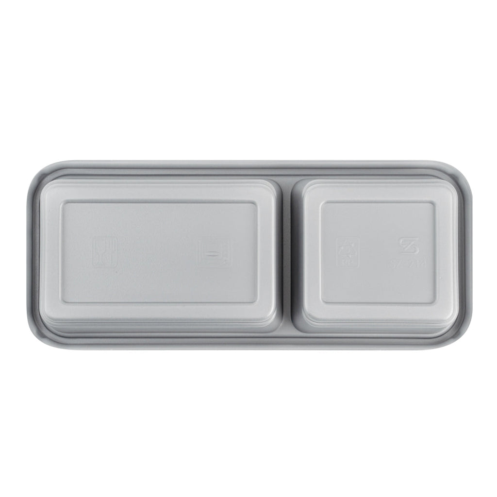 Futura 20 oz Silver Plastic Wide 2-Compartment Catering Container - with Clear Lid, Microwavable - 8 3/4" x 3 3/4" x 1 3/4" - 100 count box