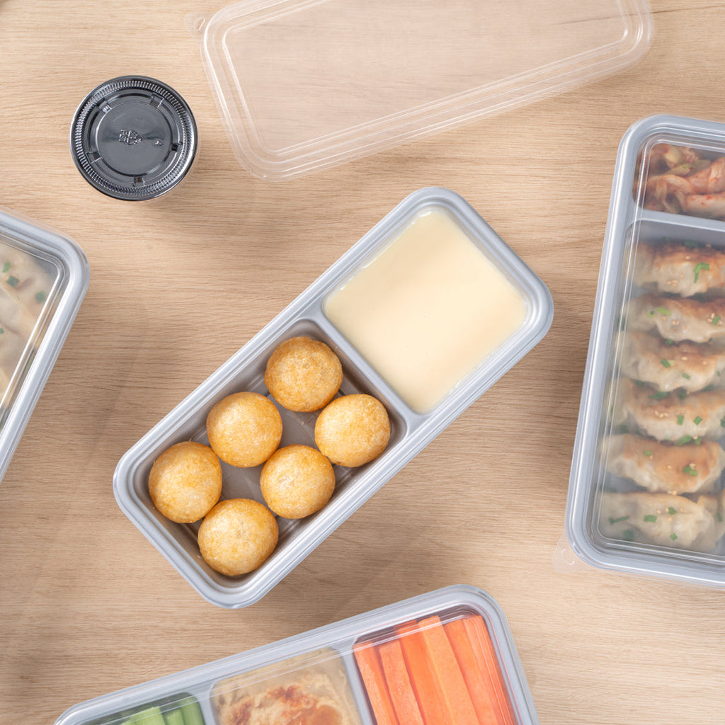 Futura 20 oz Silver Plastic Wide 2-Compartment Catering Container - with Clear Lid, Microwavable - 8 3/4" x 3 3/4" x 1 3/4" - 100 count box