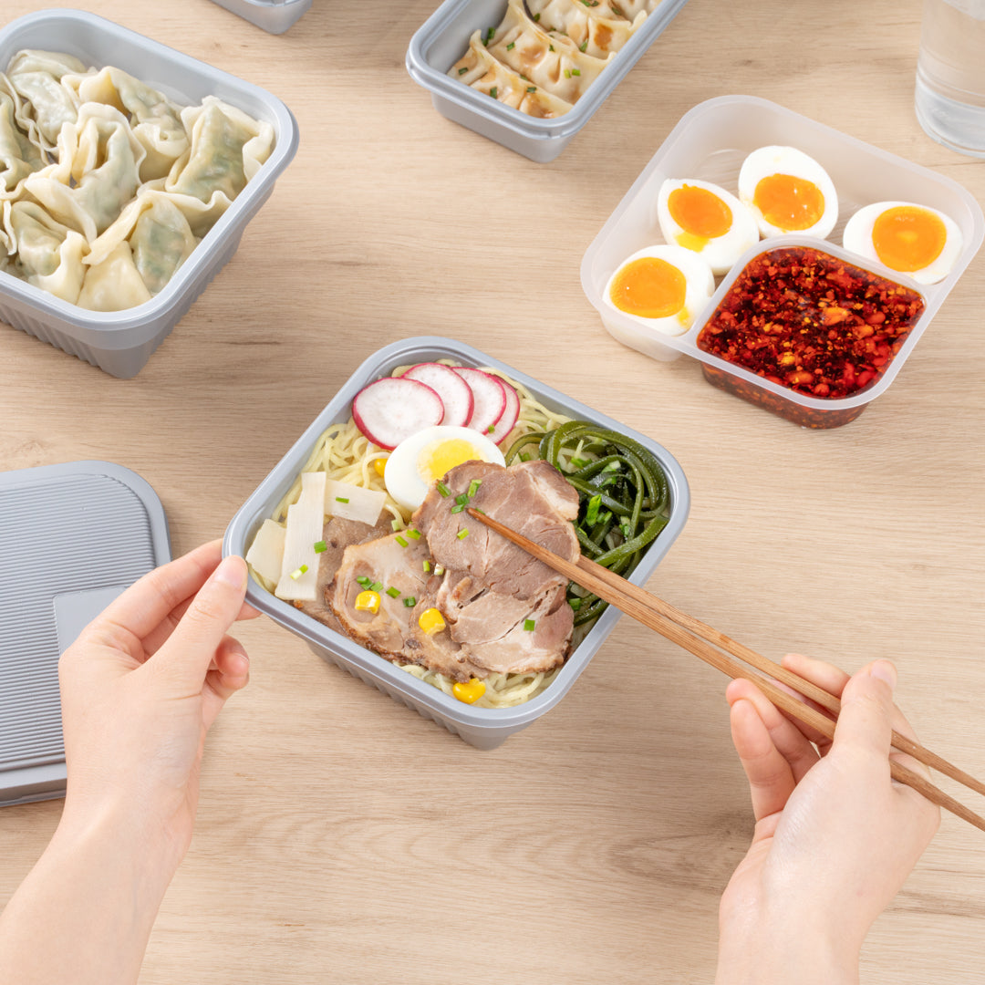 Futura 34 oz Silver Plastic Take Out Bowl - with Lid, Microwavable, Inserts Available - 6" x 6" x 3 1/4" - 100 count box