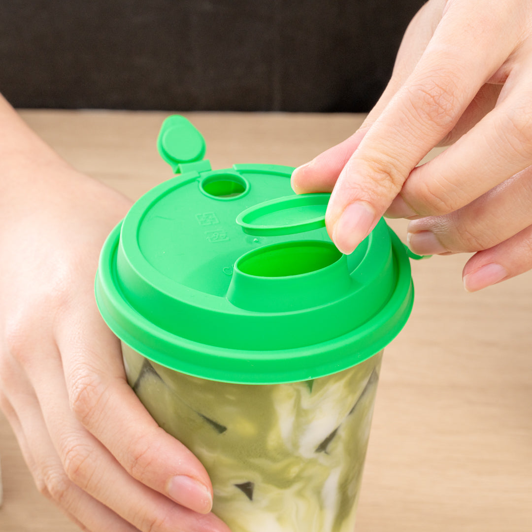 Bev Tek Green Plastic 2-in-1 Straw or Sippy Cup Lid - with Two Plugs, Fits 12, 16 and 24 oz - 25 count box