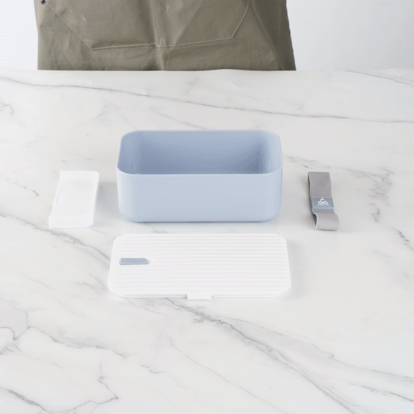Bento Tek 34 oz Blue Buddha Box Lunch Container - with White Lid - 7 1/2" x 4 3/4" x 2 1/2" - 1 count box