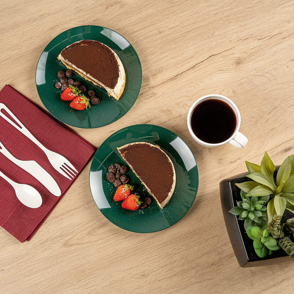 Moderna Round Forest Green Plastic Plate - 7 1/2" x 7 1/2" x 1/2" - 200 count box