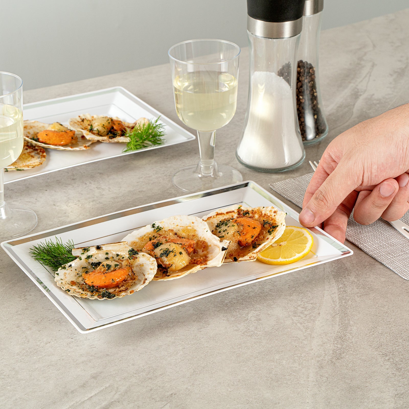 Moderna Rectangle White Plastic Silver-Rimmed Plate - 9 1/2" x 6 1/4" x 1/2" - 100 count box