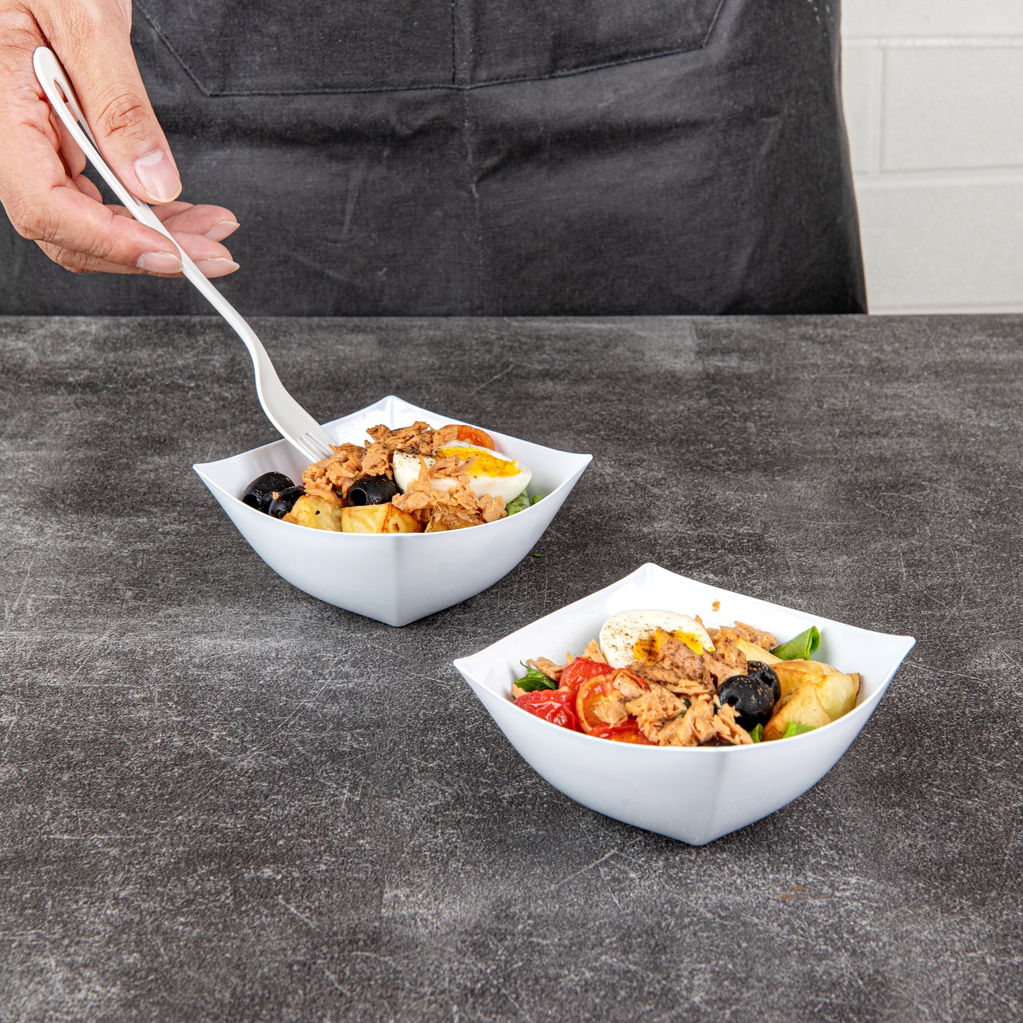 Moderna 8 oz Square White Plastic Bowl - 4 1/2" x 4 1/2" x 2" - 10 count box