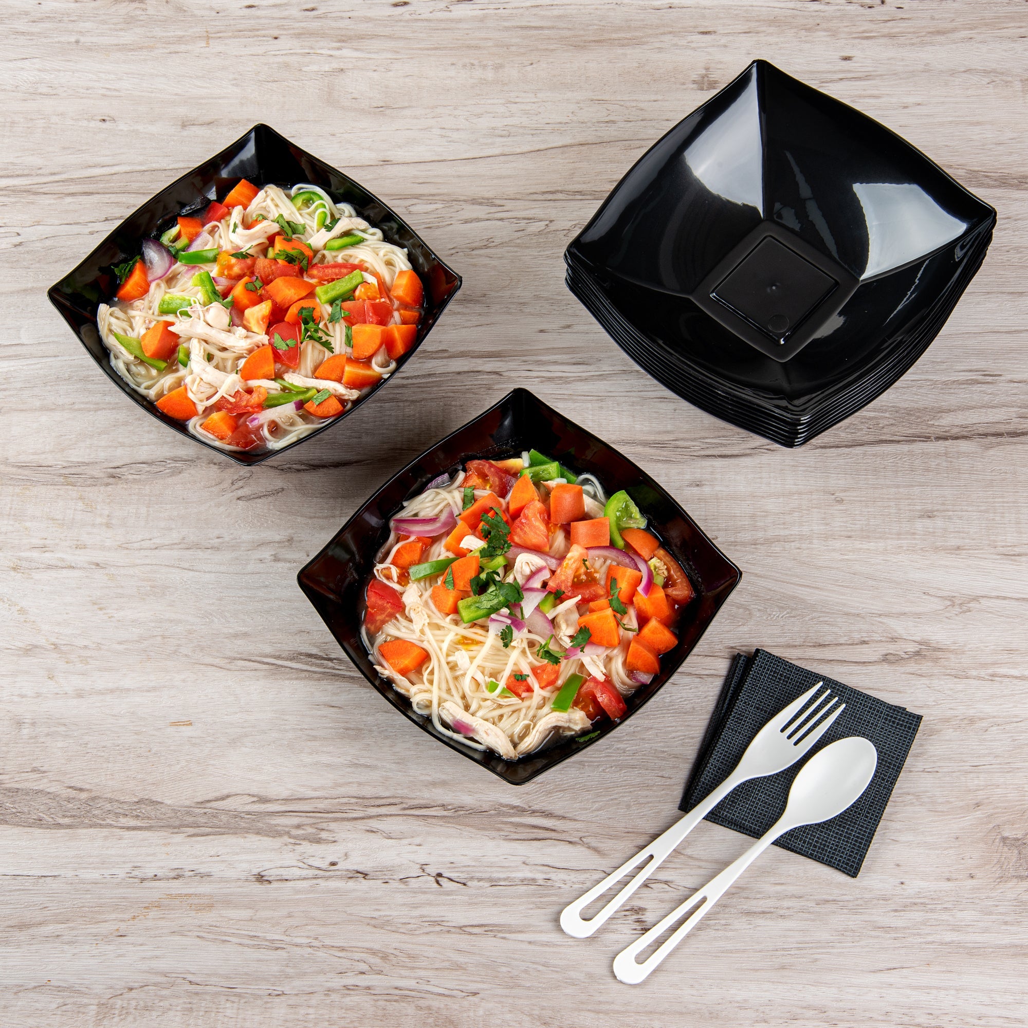 Moderna 32 oz Square Black Plastic Bowl - 7 3/4" x 7 3/4" x 2 1/4" - 10 count box