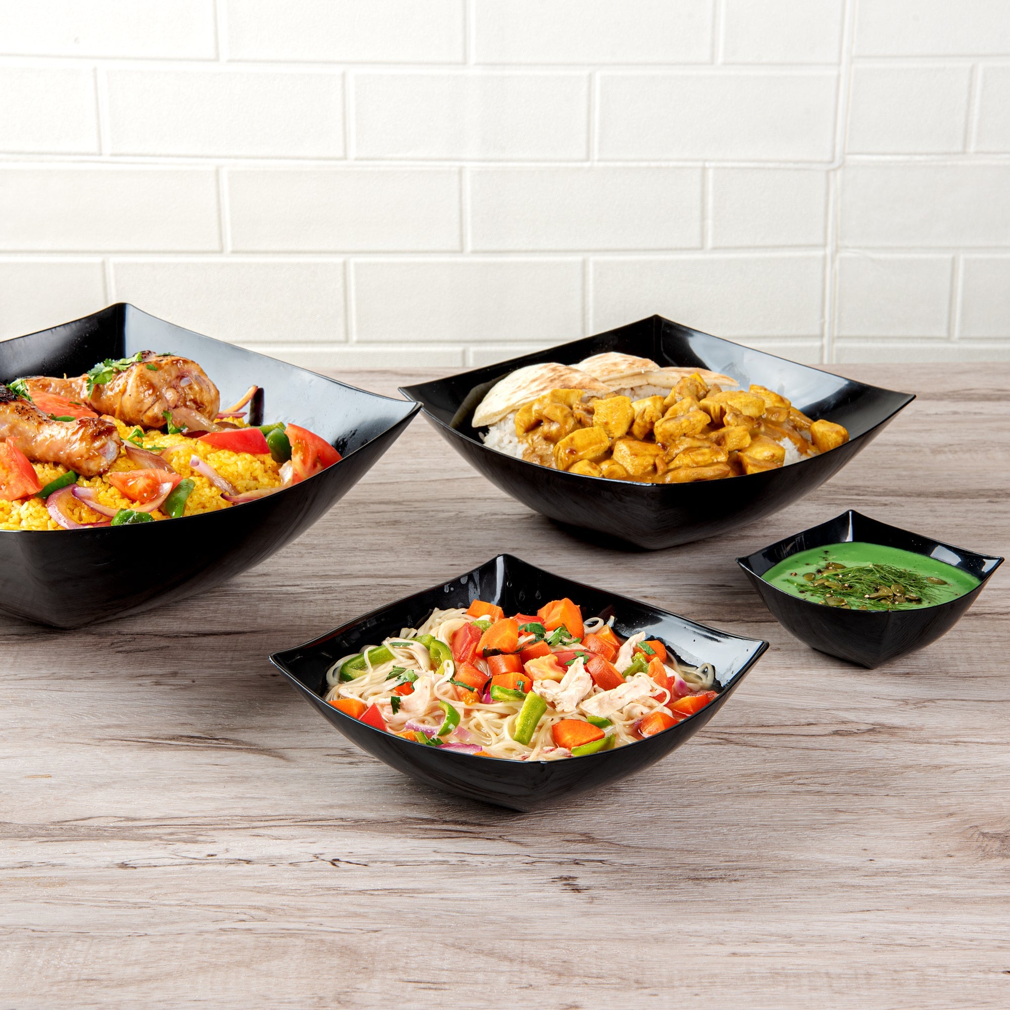 Moderna 32 oz Square Black Plastic Bowl - 7 3/4" x 7 3/4" x 2 1/4" - 10 count box