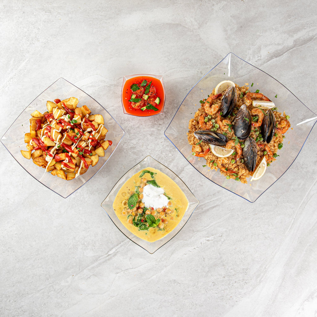 Moderna 32 oz Square Clear Plastic Bowl - 7 3/4" x 7 3/4" x 2 1/4" - 10 count box