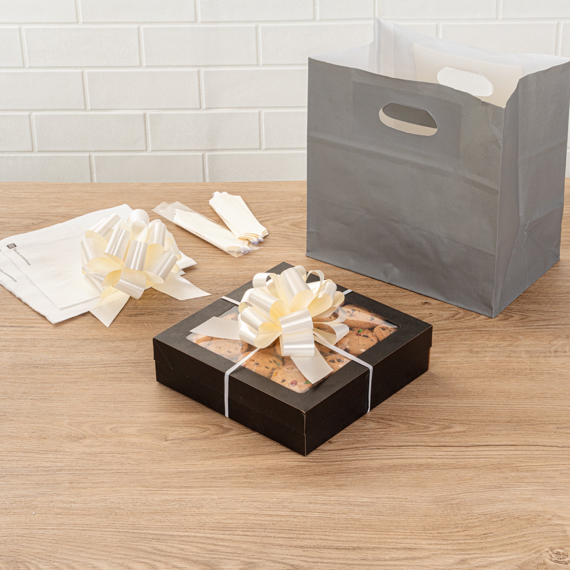 Gift Tek Cream Plastic Flora Satin Pull Bow - 5 1/2" - 10 count box