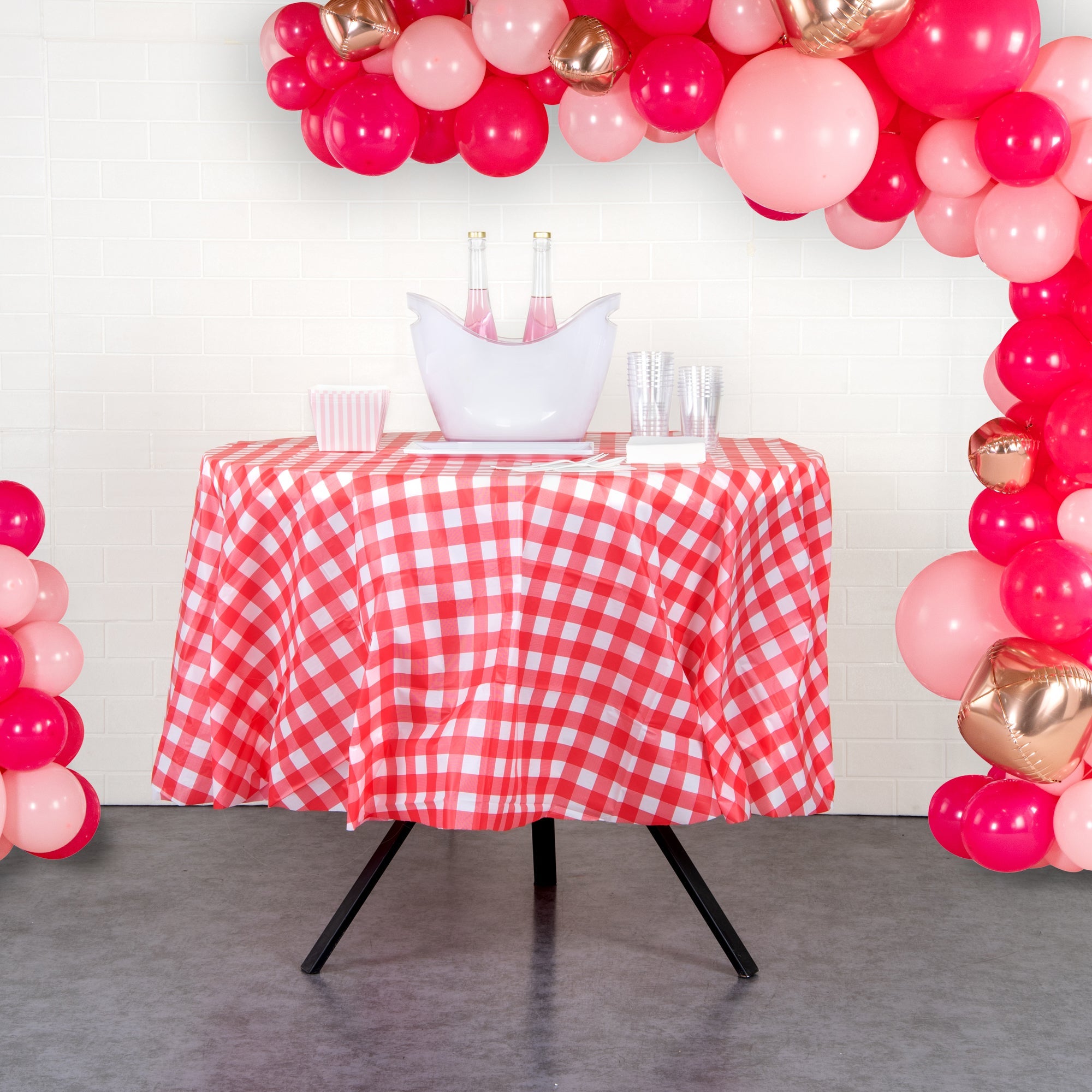 Table Tek Round Red Gingham Plastic Table Cover - 84" - 20 count box
