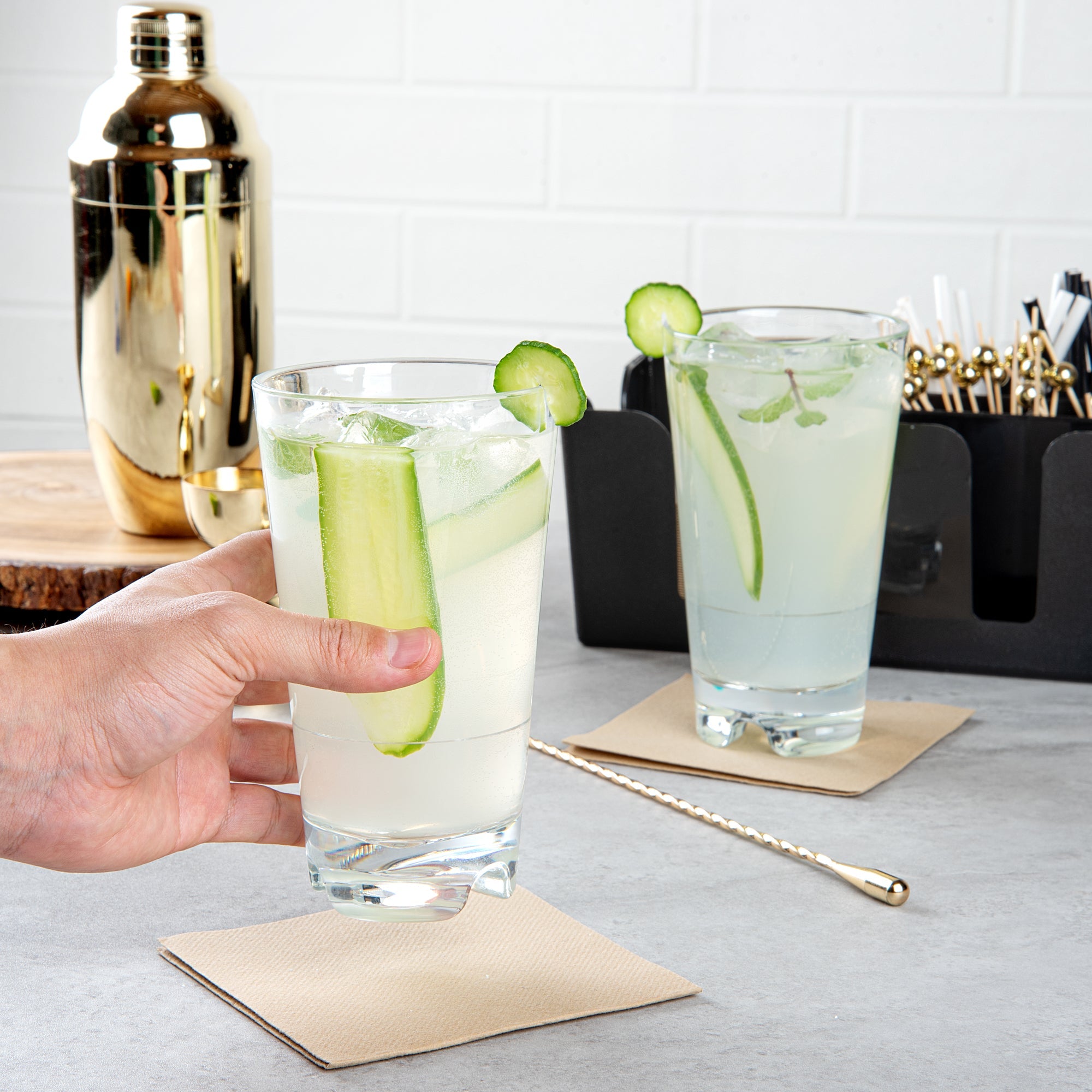 Bev Tek 18 oz Polycarbonate Highball Glass - Stackable - 3 1/2" x 3 1/2" x 6 1/4" - 48 count box