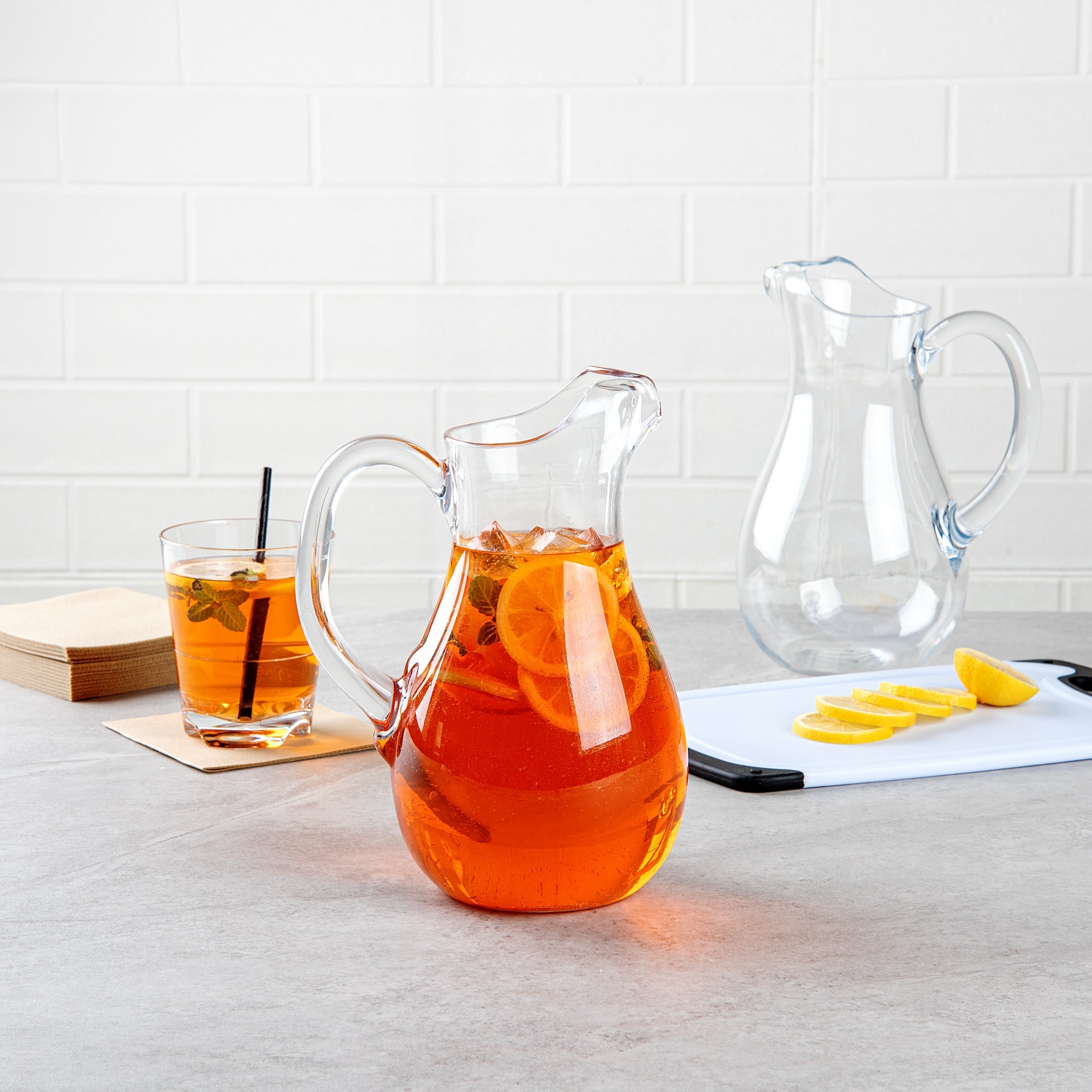 Bev Tek 57 oz Clear Polycarbonate Water Pitcher - 7" x 3 1/2" x 9 1/2" - 6 count box