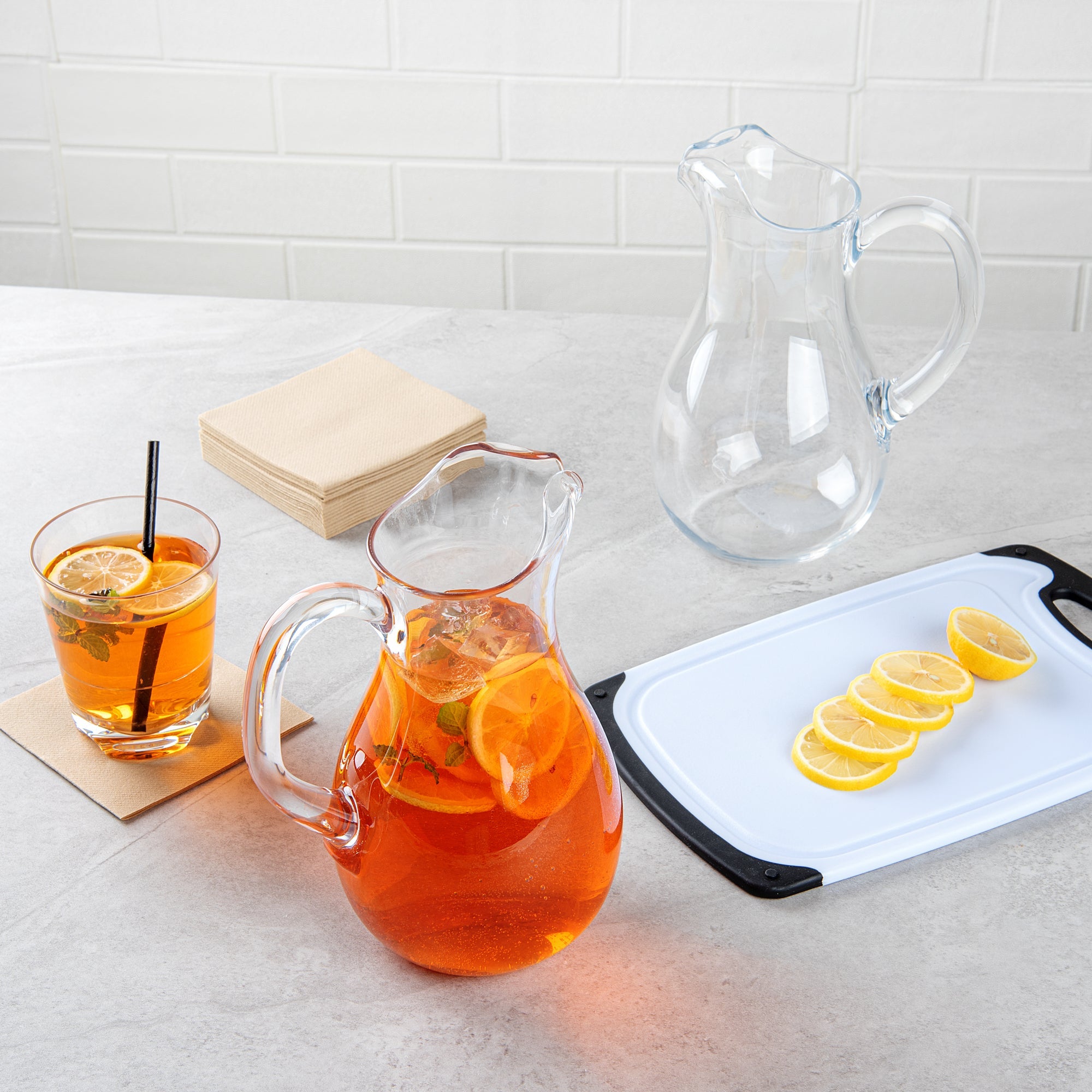 Bev Tek 57 oz Clear Polycarbonate Water Pitcher - 7" x 3 1/2" x 9 1/2" - 6 count box