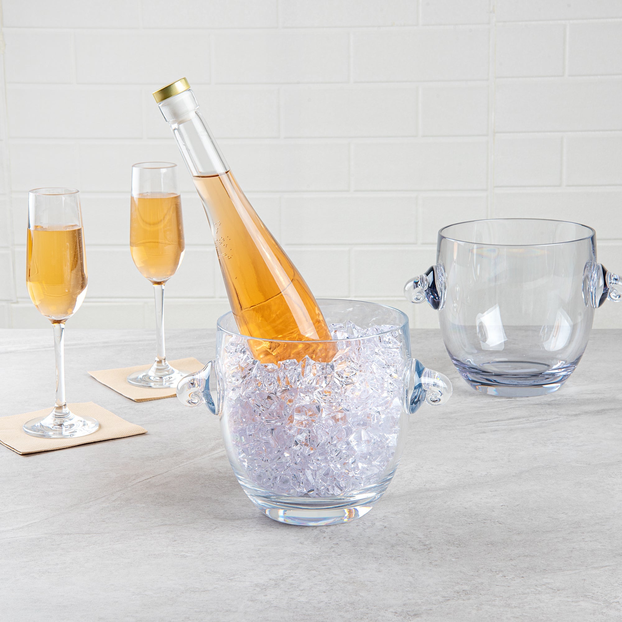 Bar Lux 2.1 qt Clear Plastic Ice / Champagne Bucket - 8 3/4" x 6 1/2" x 6 1/4" - 1 count box