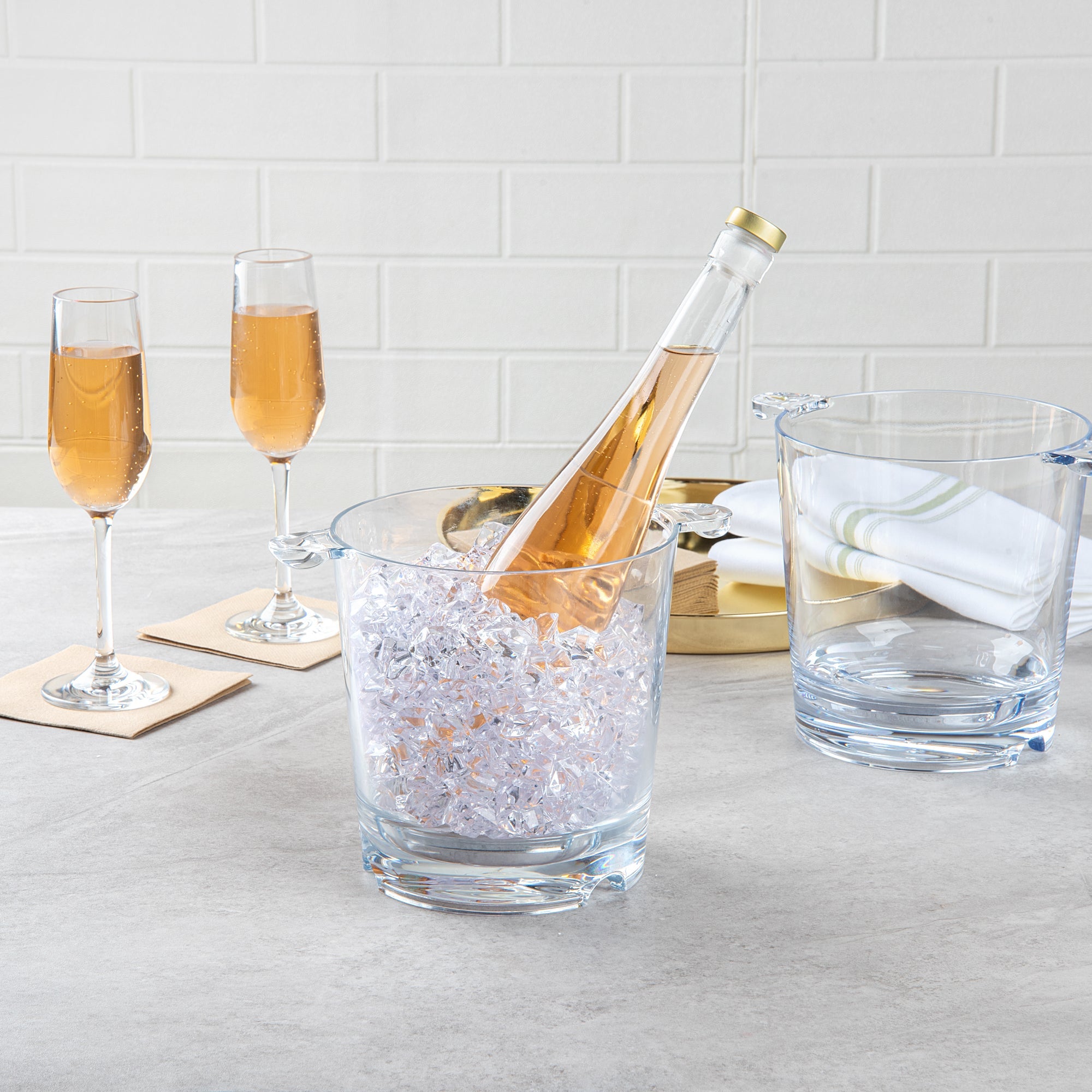Bar Lux 2.4 qt Clear Plastic Ice / Champagne Bucket - 9" x 6 1/2" x 6 3/4" - 1 count box