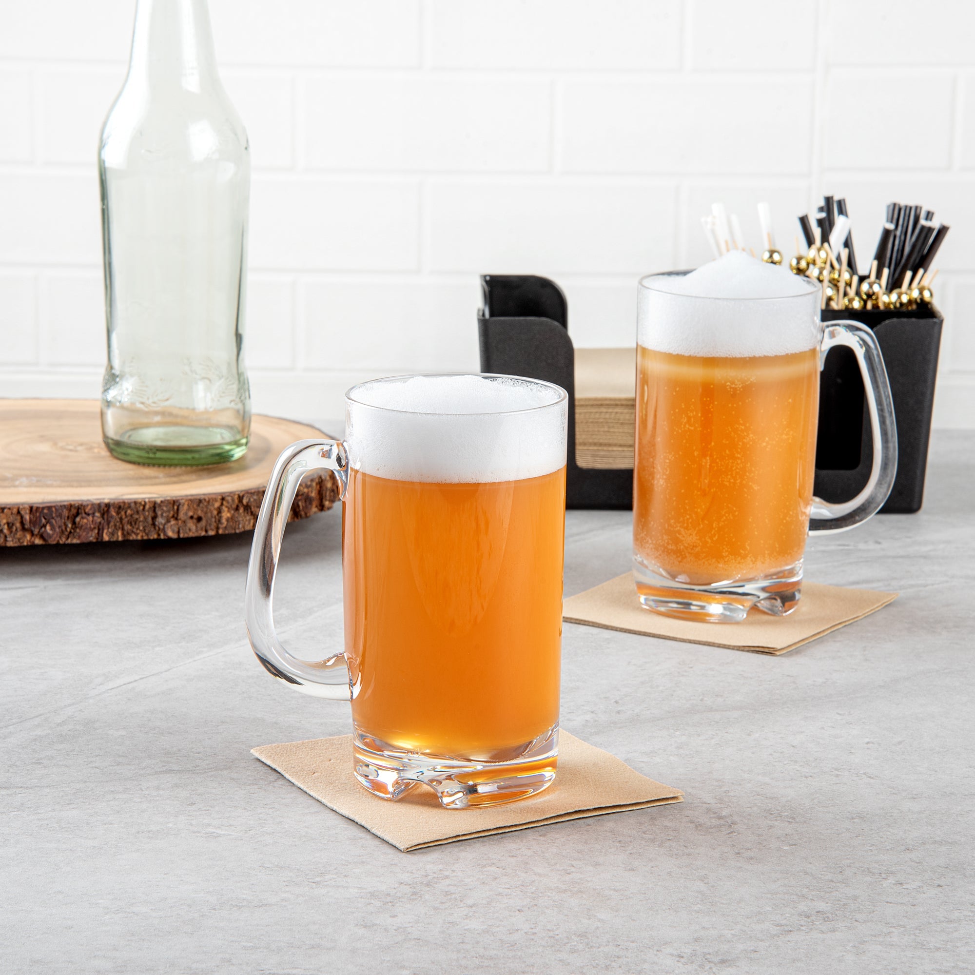 Bev Tek 18 oz Polycarbonate Beer Mug - 4 3/4" x 3 1/4" x 6" - 48 count box