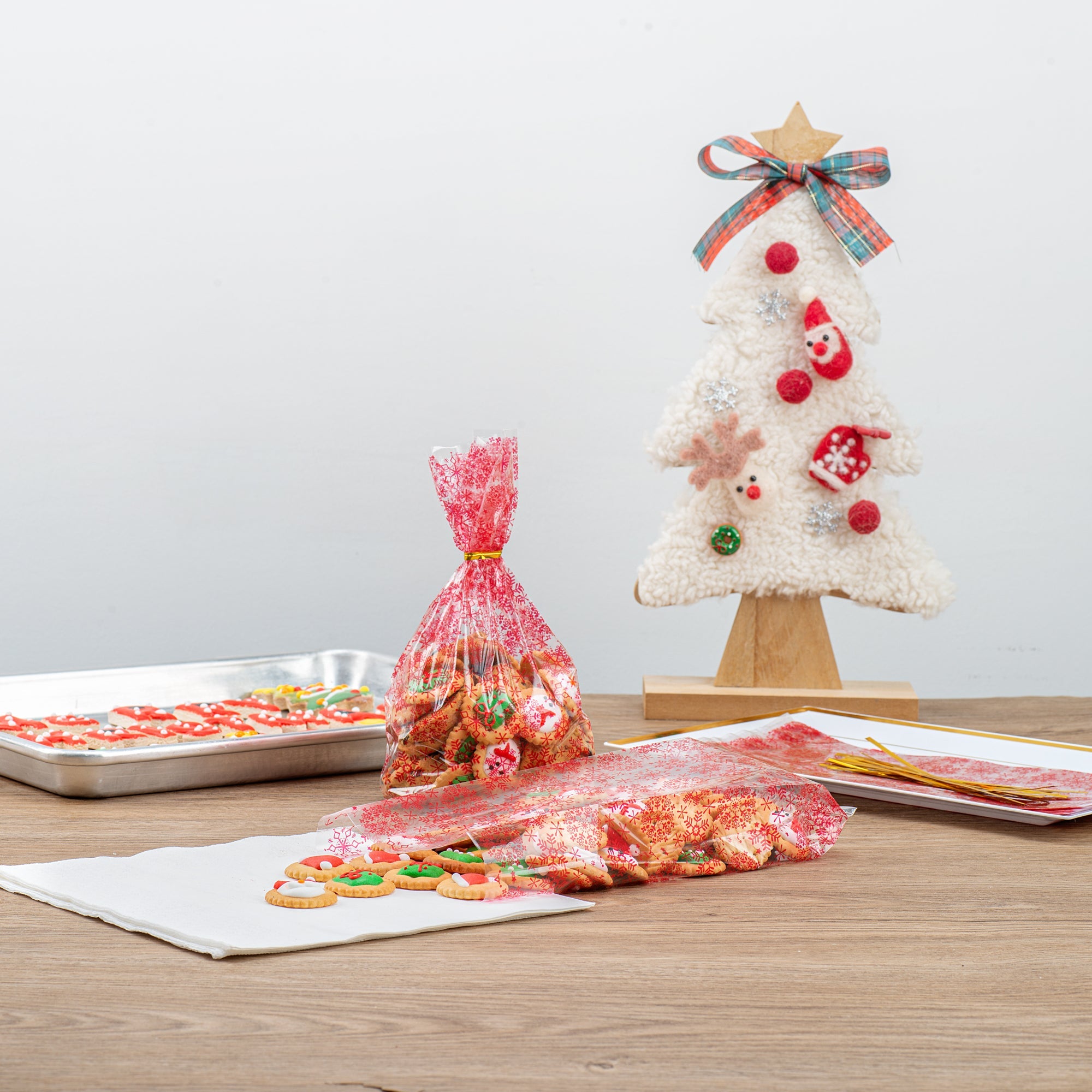 Bag Tek Plastic Candy Bag - Snowflakes - 4" x 2" x 9 1/2" - 100 count box