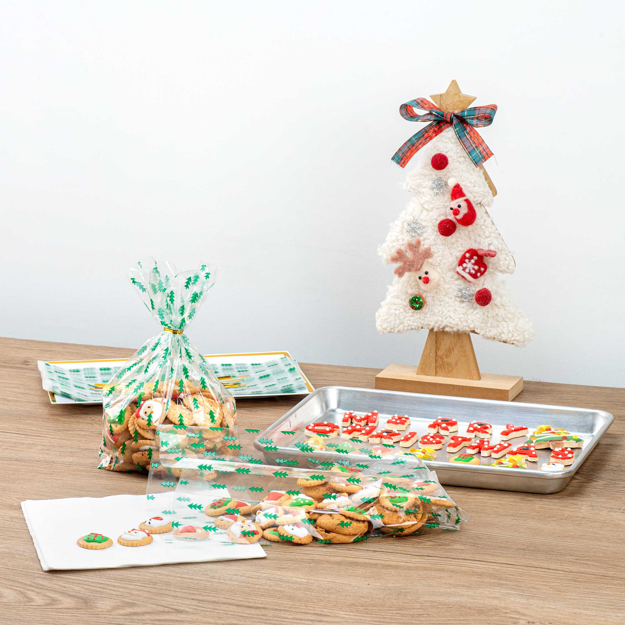 Bag Tek Plastic Candy Bag - Christmas Trees, Gusseted - 5" x 3" x 11" - 100 count box