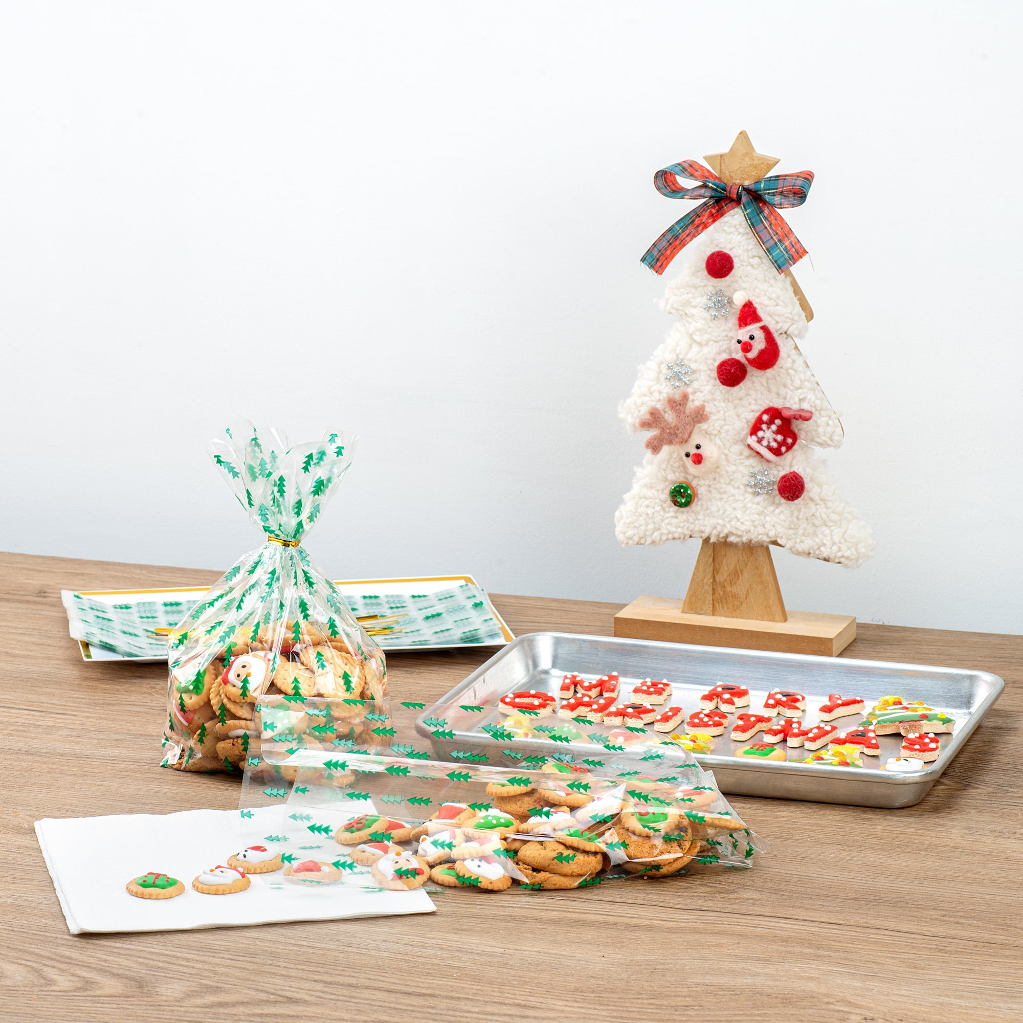 Bag Tek Plastic Candy Bag - Christmas Trees, Gusseted - 5" x 3" x 11" - 4000 count box