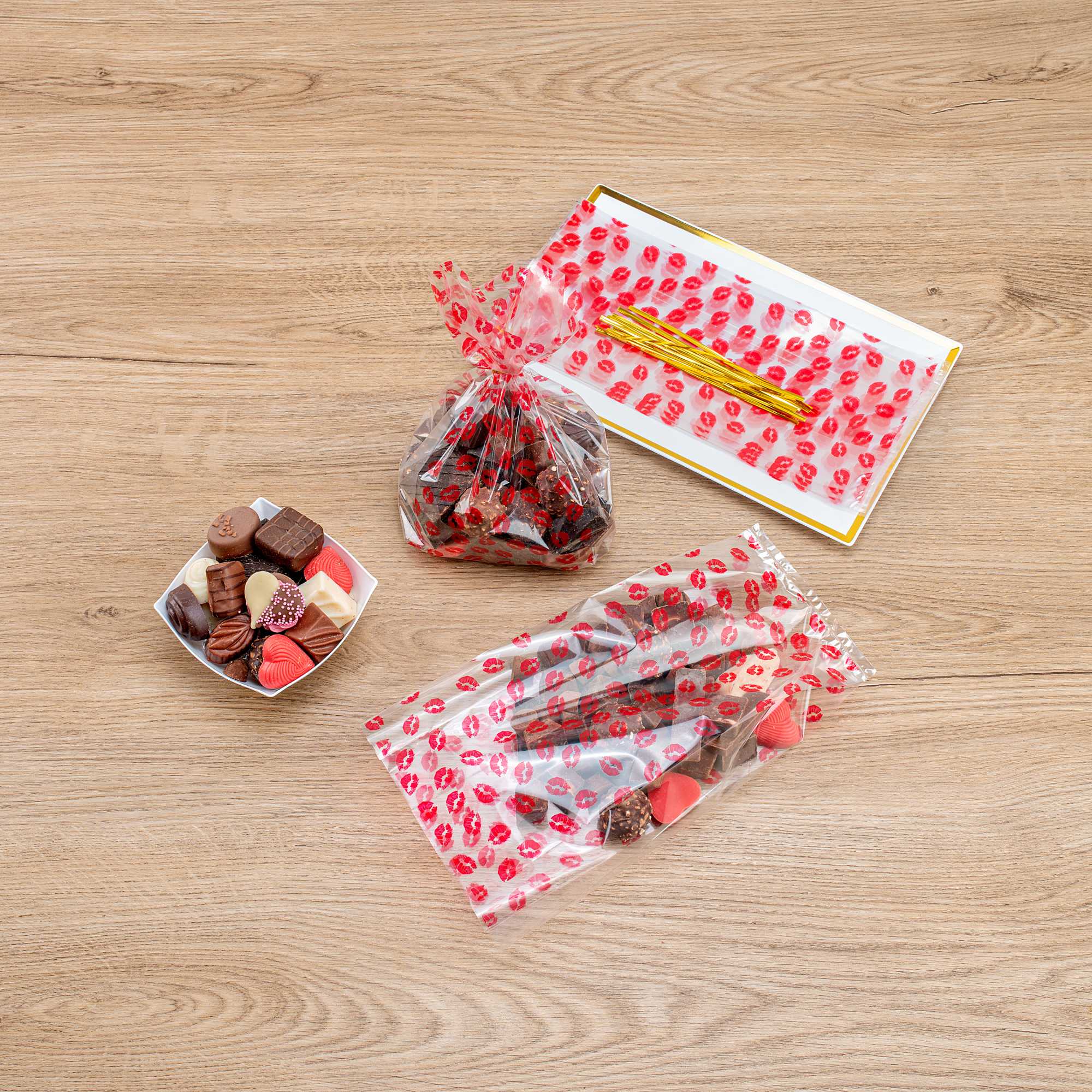 Bag Tek Plastic Candy Bag - Sexy Lips, Gusseted - 5" x 3" x 11" - 100 count box