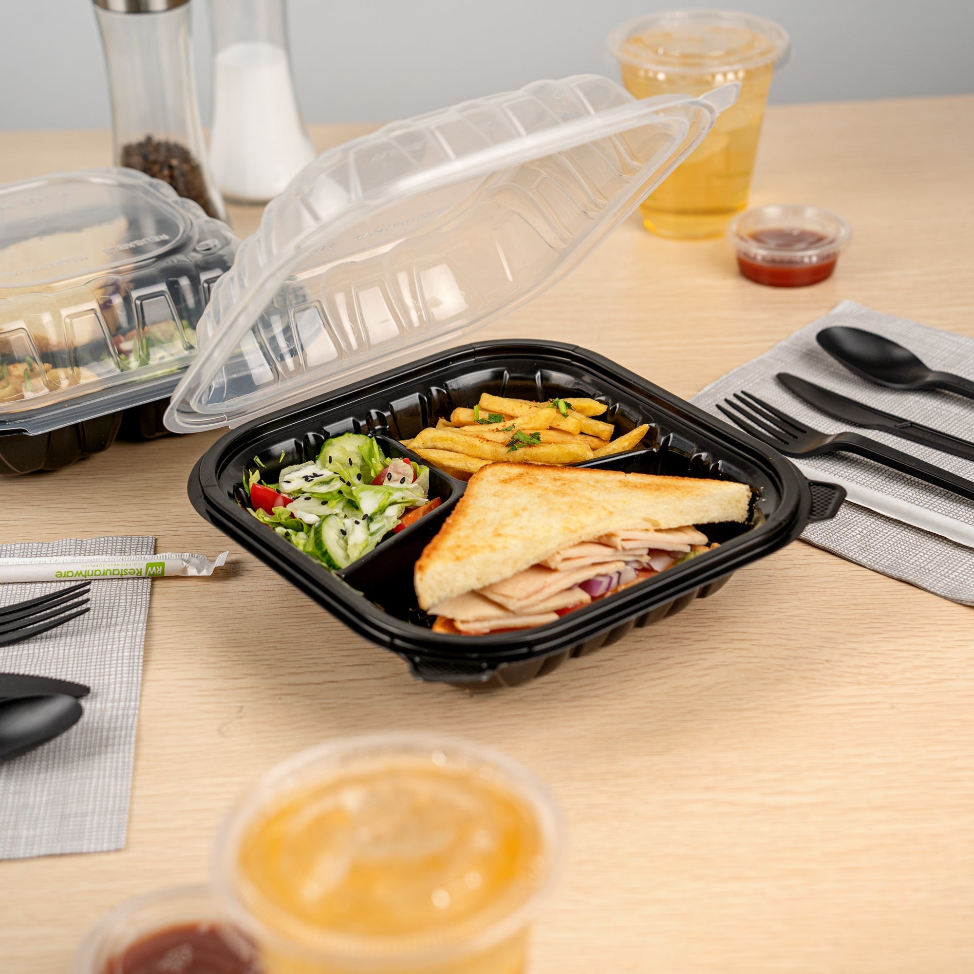 Thermo Tek 34 oz Black Plastic Clamshell Container - 3 Compartments, Microwavable - 8" x 8" x 3" - 50 count box