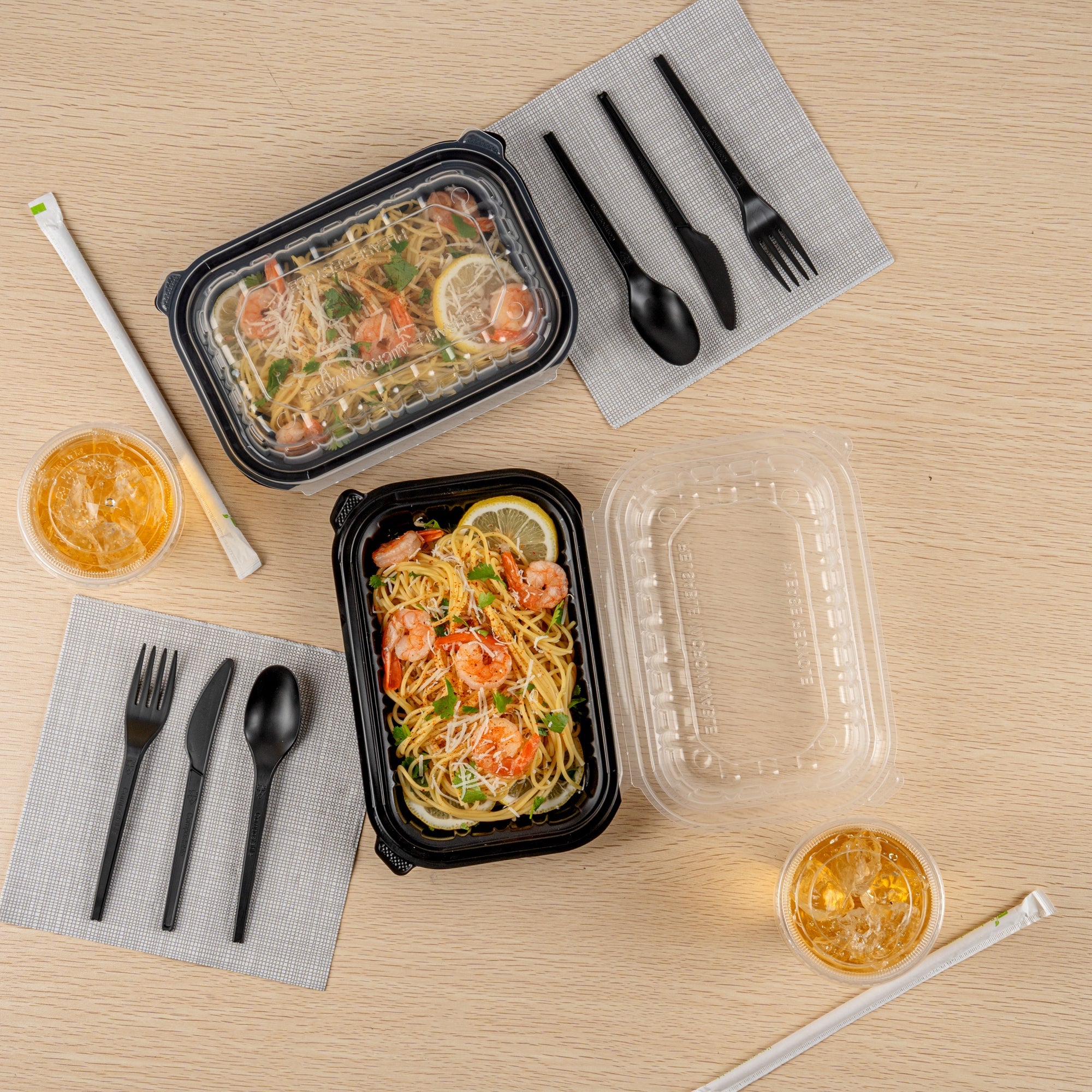 Thermo Tek 24 oz Black Plastic Clamshell Container - Microwavable - 9" x 6" x 3" - 50 count box