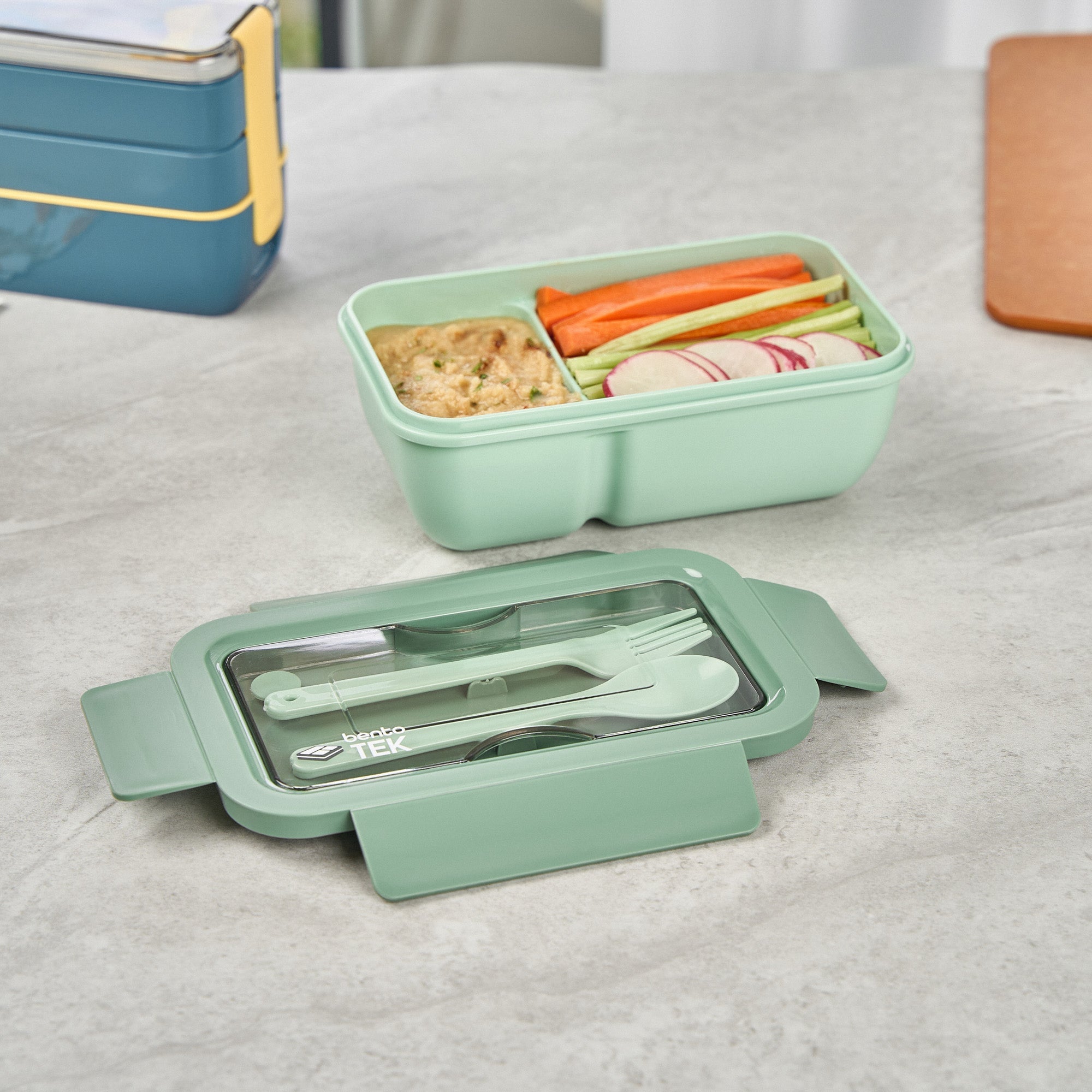 Bento Tek 29 oz Green Lunch Box - BPA-Free, Microwave-Safe, with Fork and Spoon - 7 3/4" x 4 3/4" x 2 3/4" - 10 count box