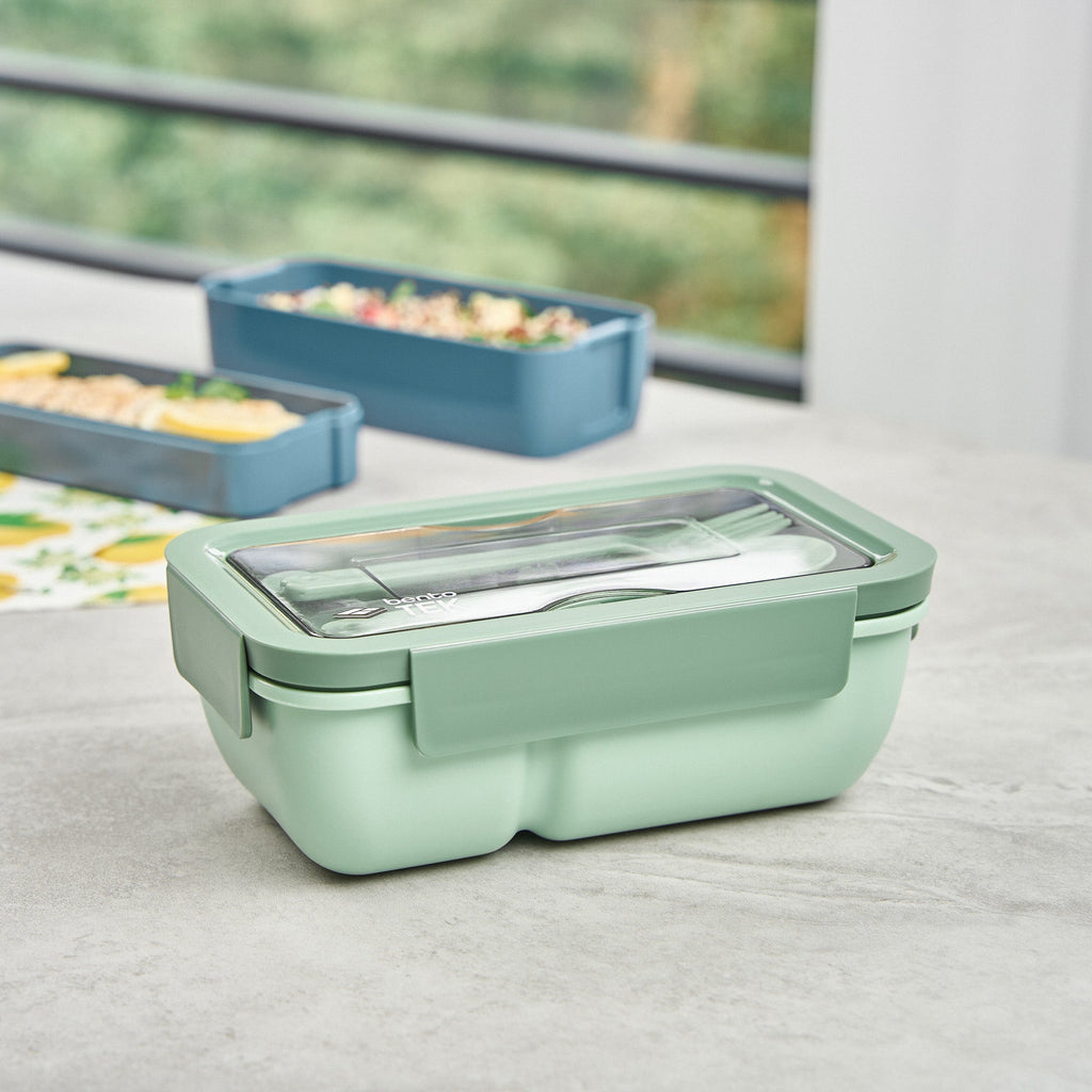 Bento Tek 29 oz Green Lunch Box - BPA-Free, Microwave-Safe, with Fork and Spoon - 7 3/4" x 4 3/4" x 2 3/4" - 10 count box