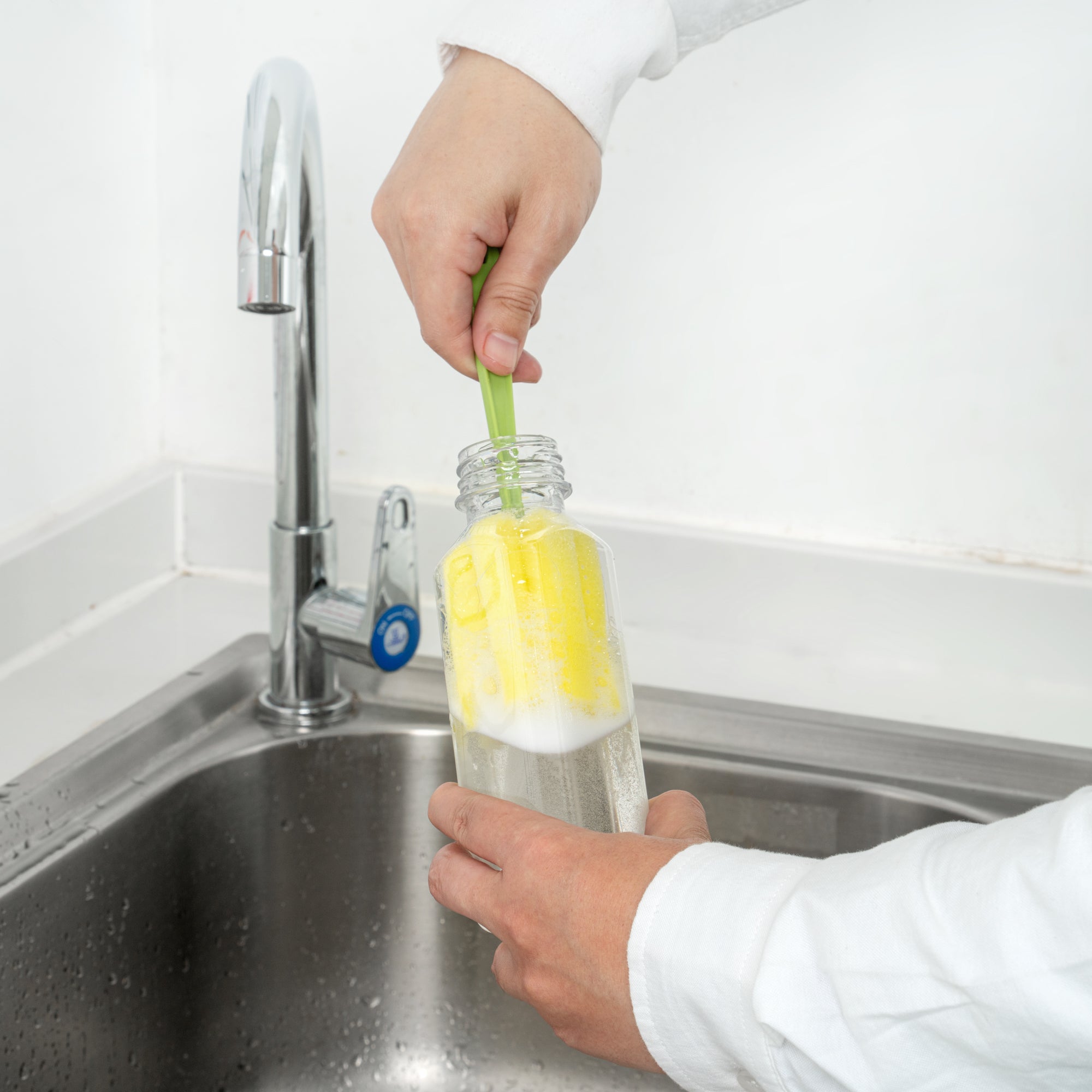Bottle Tek 10 Square Clear 12 oz Plastic Juice Bottles with Safety Caps - Includes 10 Labels, 1 Funnel and 1 Cleaning Brush
